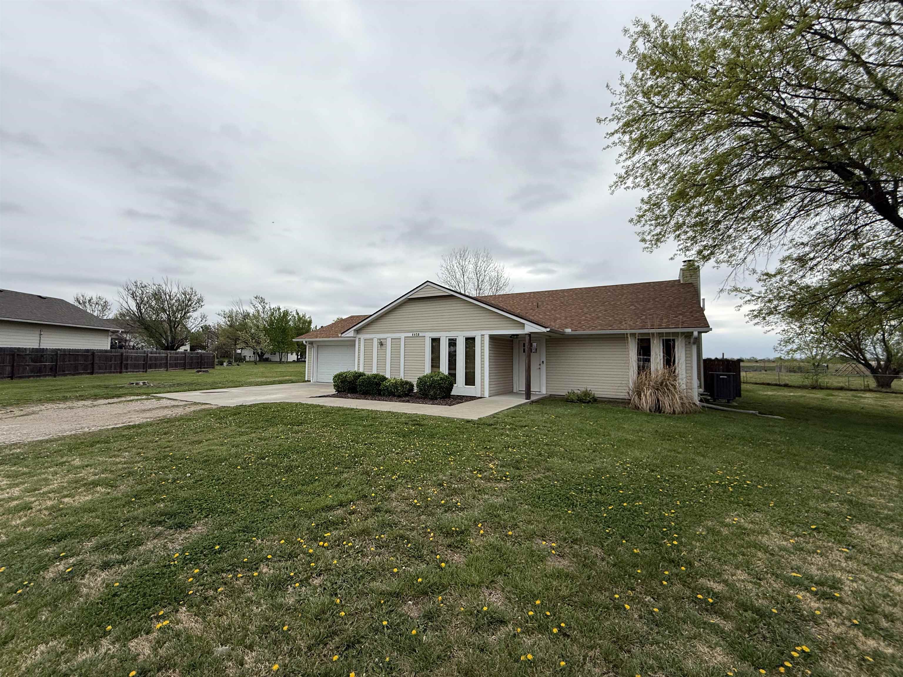 6658 S Bedford Circle Derby KS 67037