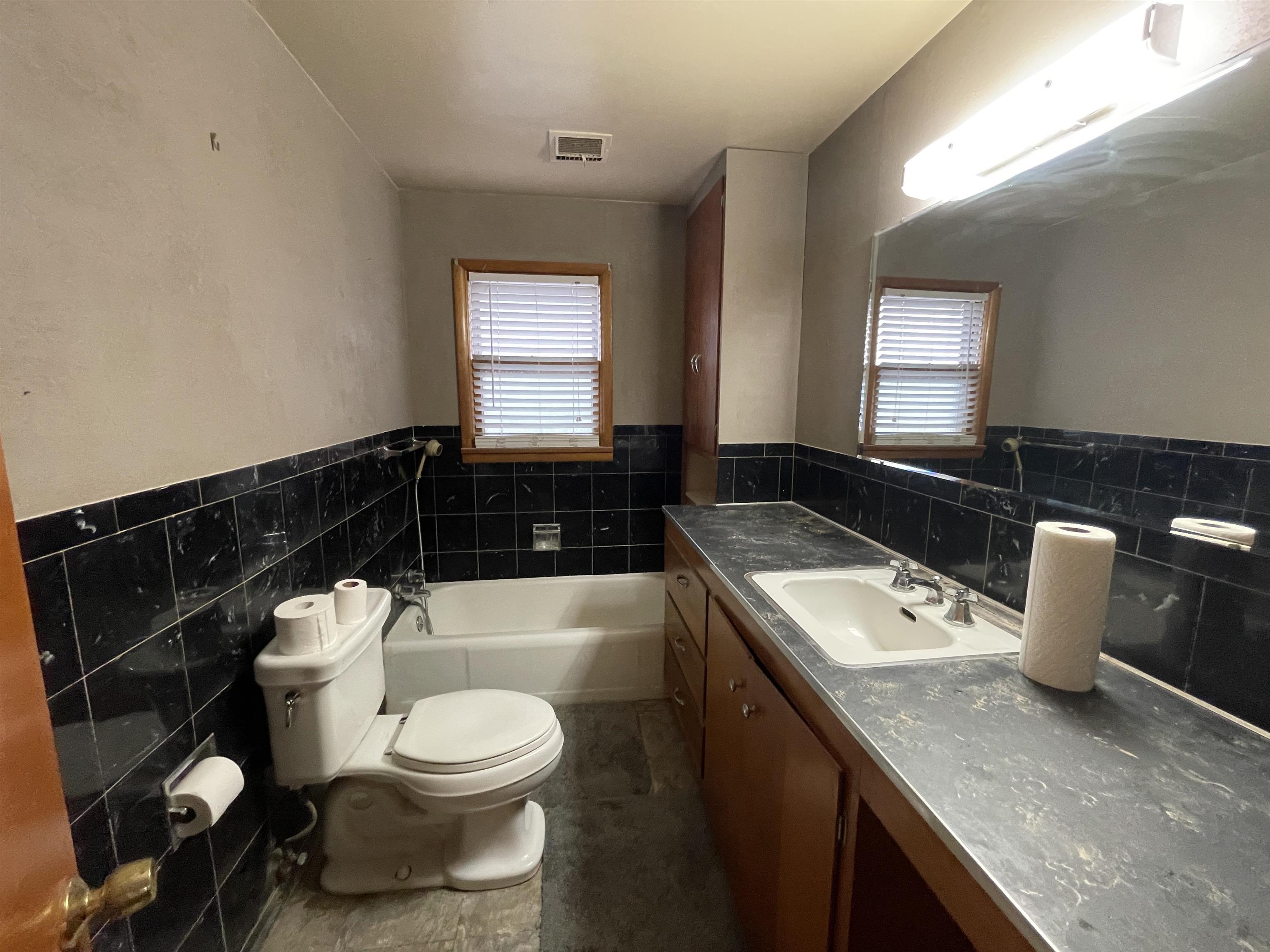1703 N C Street Wellington KS 67152