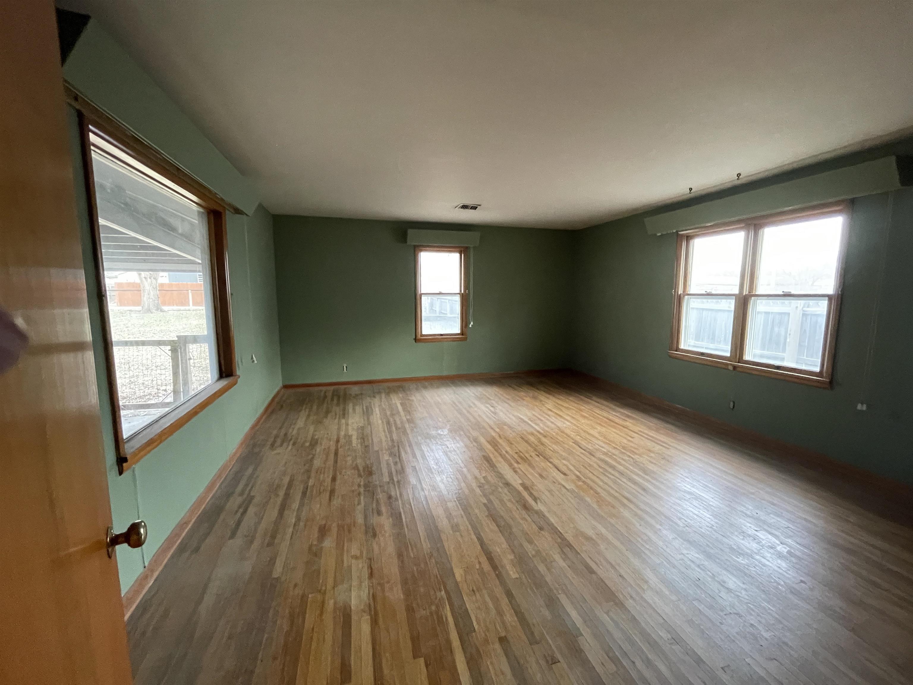 1703 N C Street Wellington KS 67152