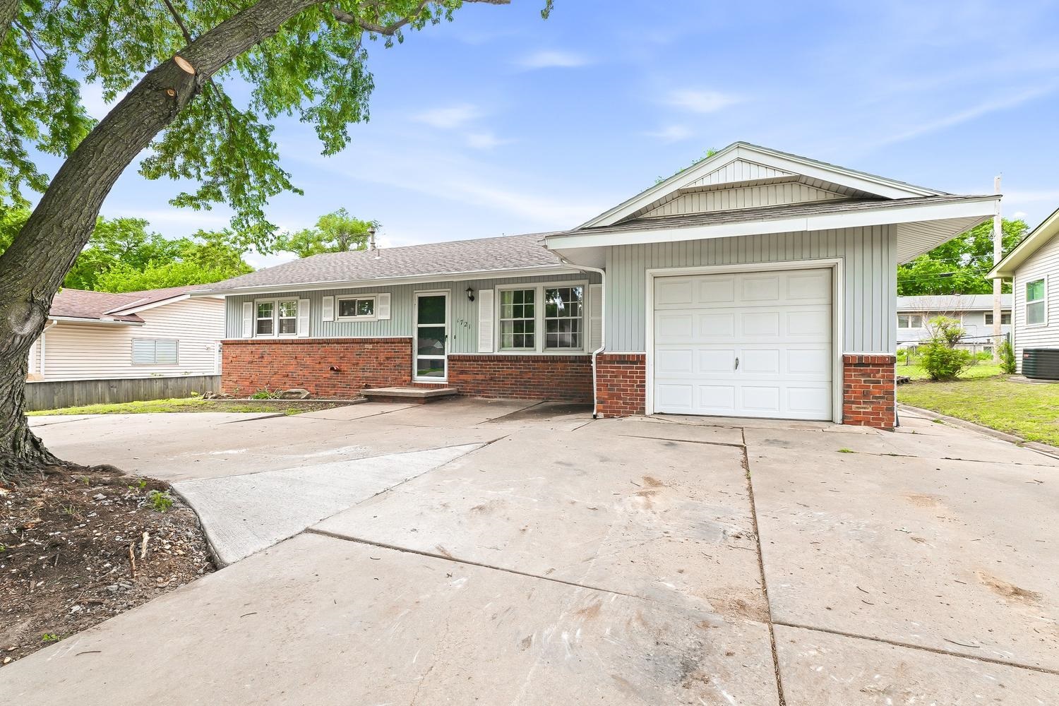 1721 N State Street Augusta KS 67010