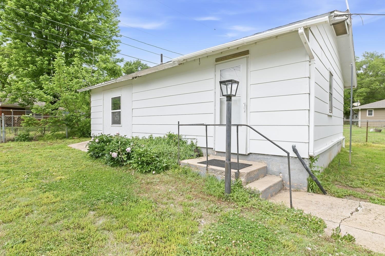 1721 N State Street Augusta KS 67010