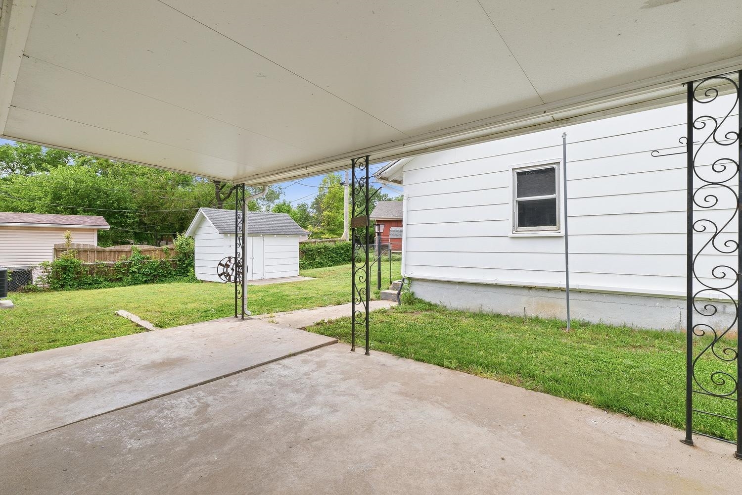1721 N State Street Augusta KS 67010