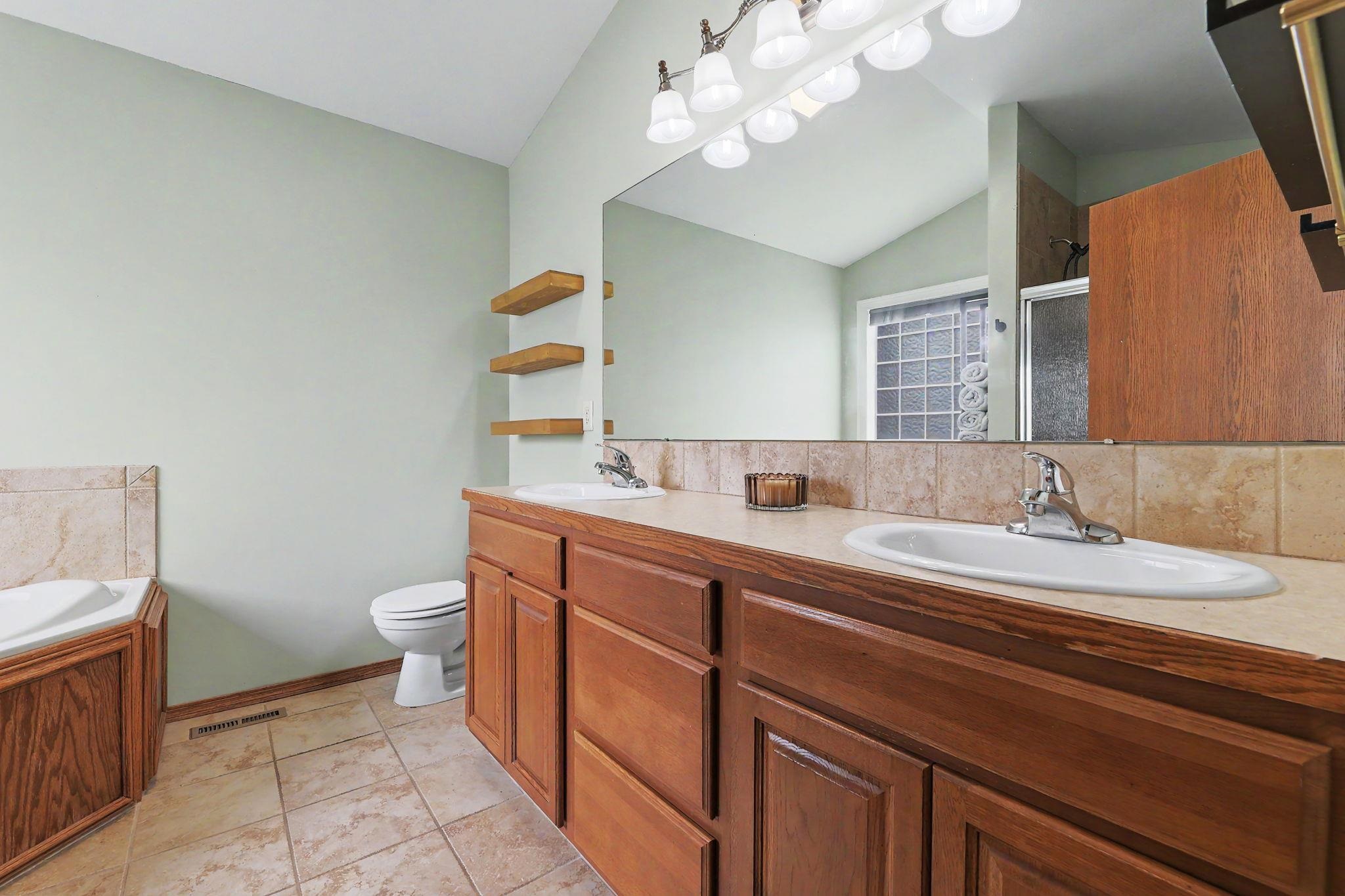 2801 N Rough Creek Derby KS 67037