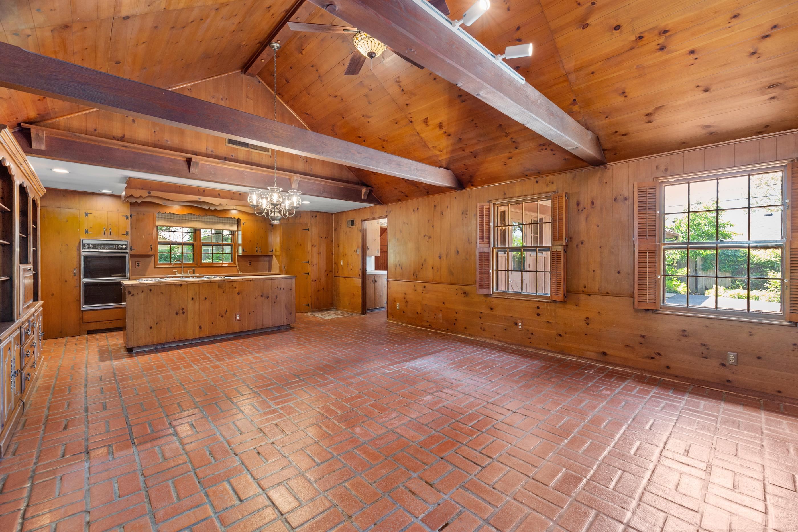 1314 N Willow Lane Wichita KS 67208
