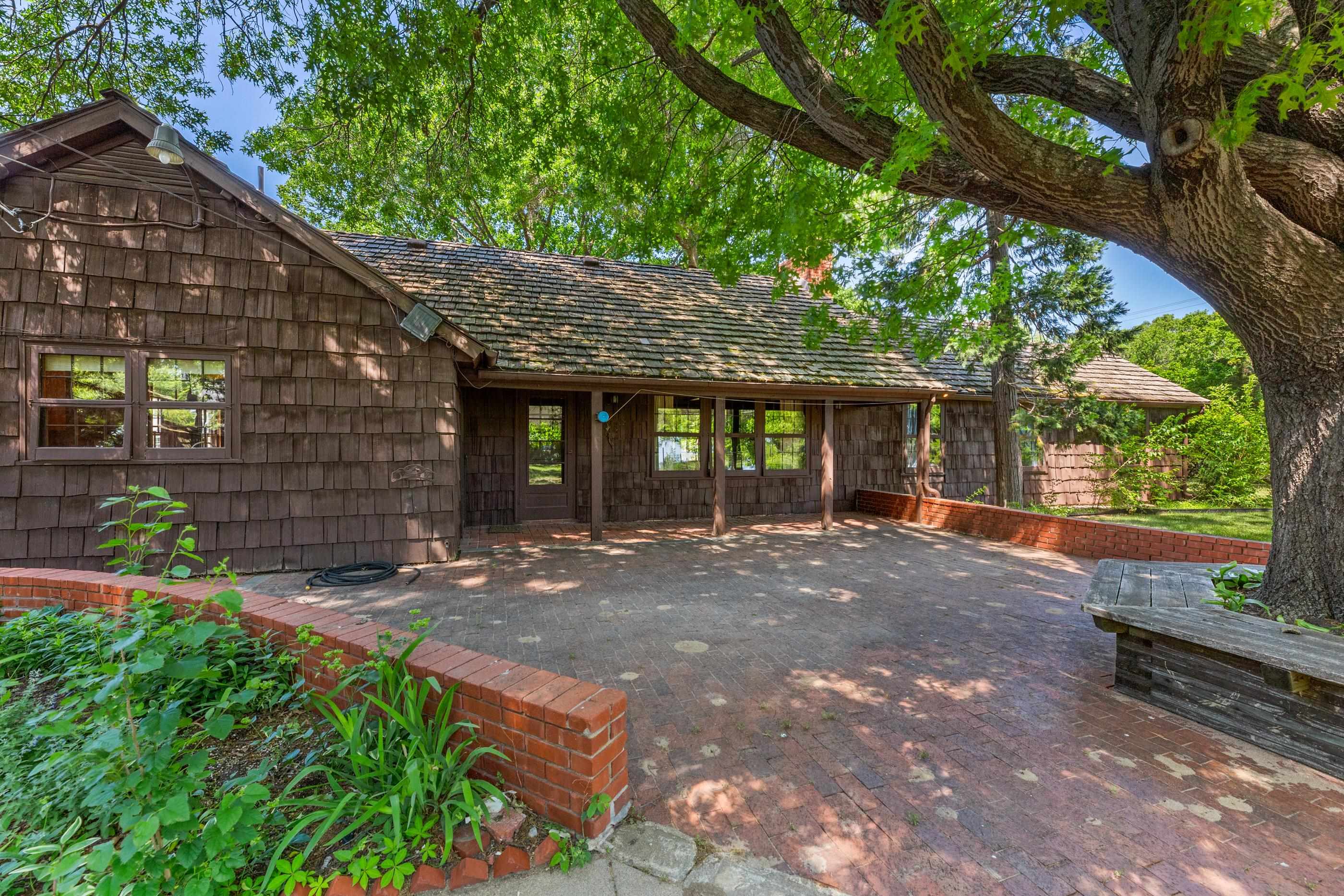 1314 N Willow Lane Wichita KS 67208