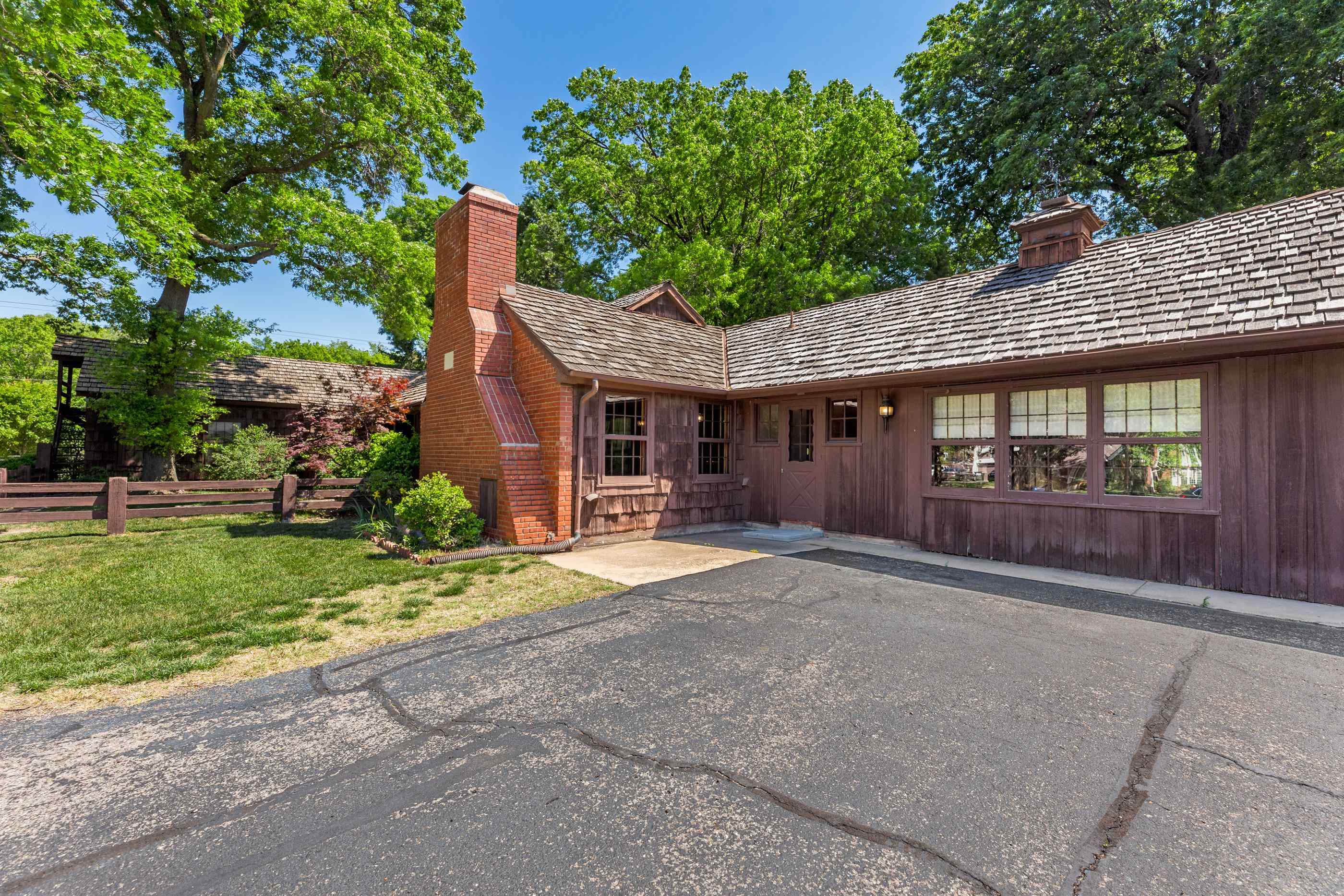 1314 N Willow Lane Wichita KS 67208
