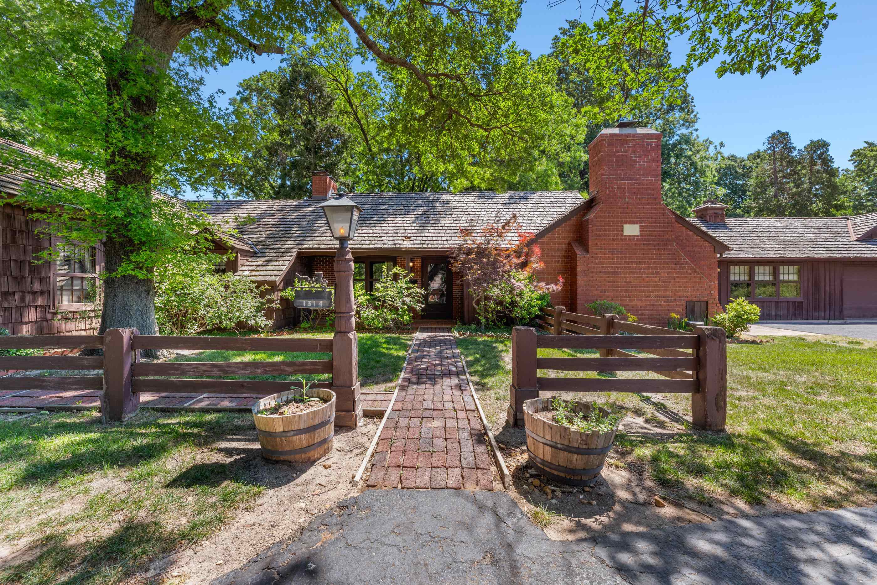 1314 N Willow Lane Wichita KS 67208