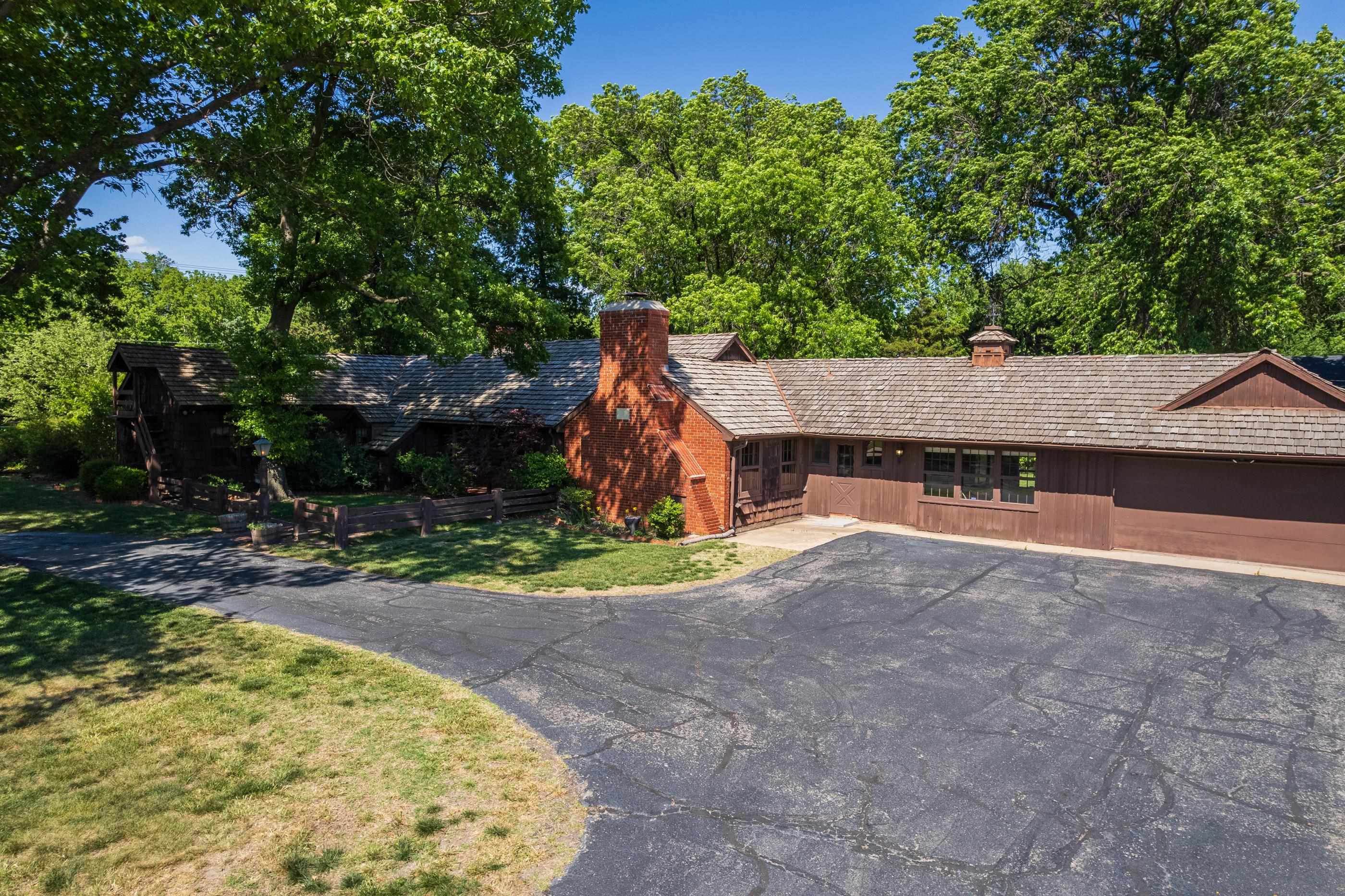 1314 N Willow Lane Wichita KS 67208
