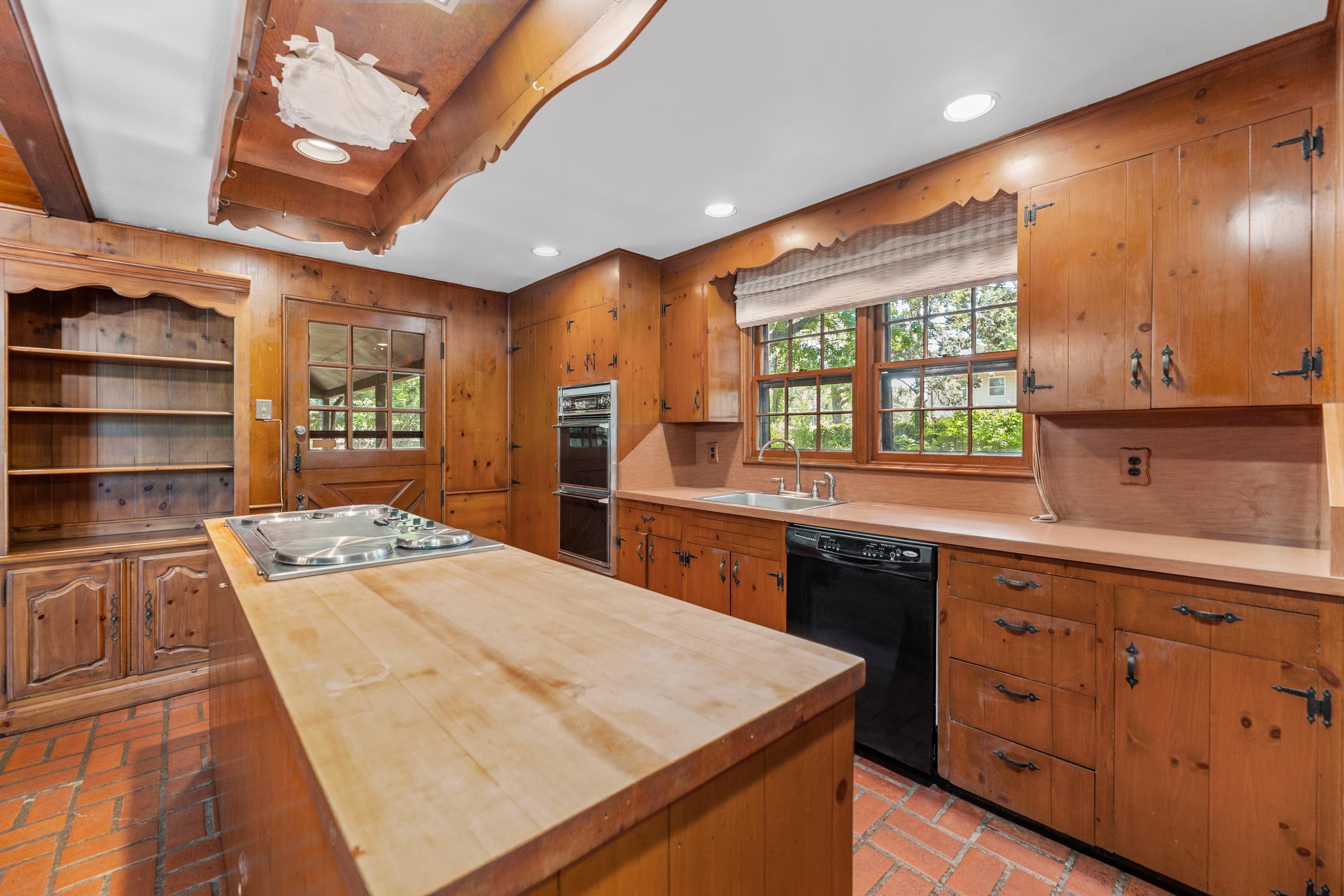 1314 N Willow Lane Wichita KS 67208