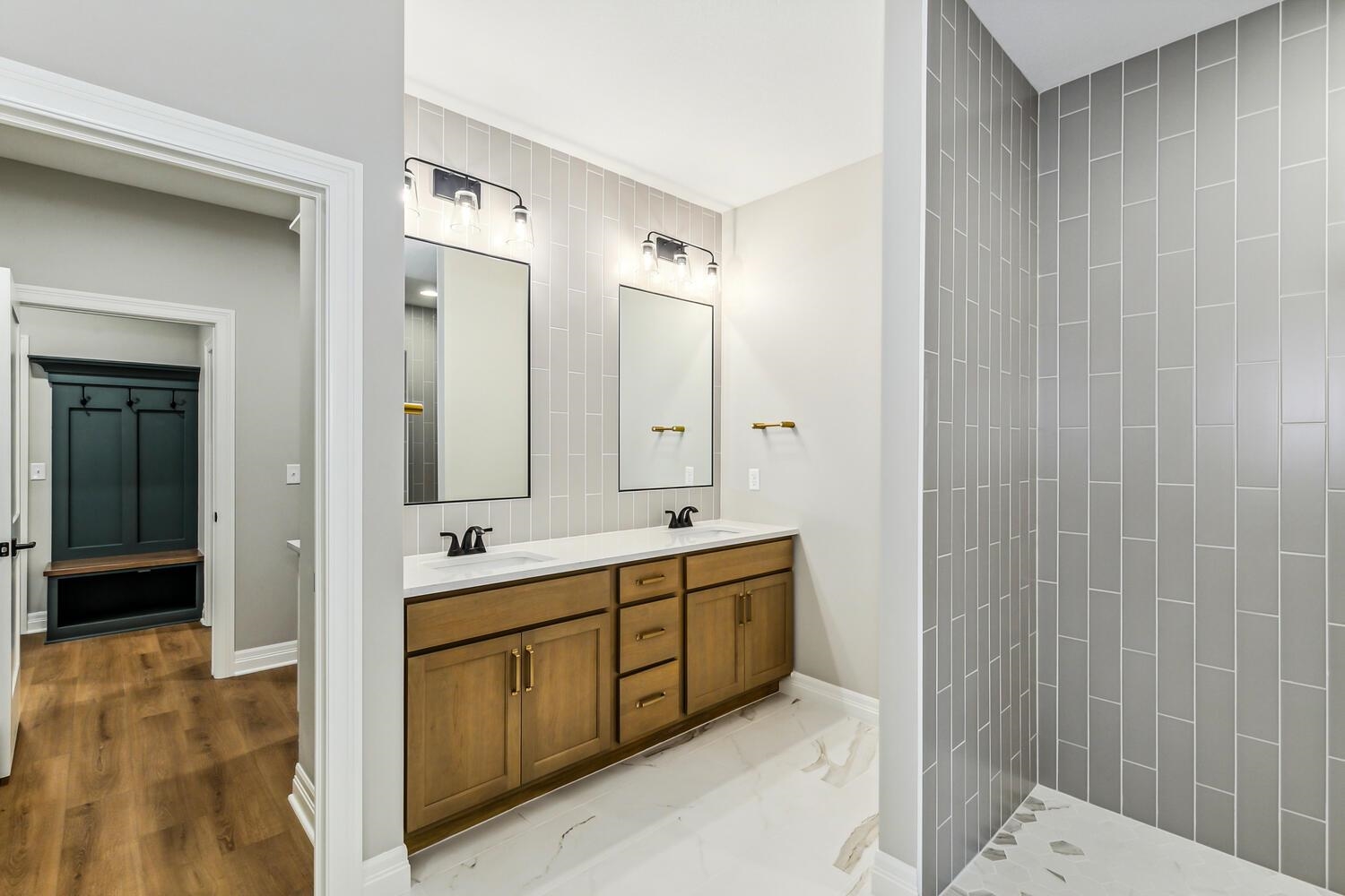 324 W Boxthorn Drive Andover KS 67002