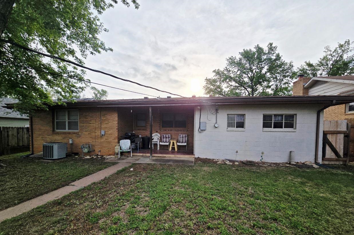 329 N College Street Winfield KS 67156