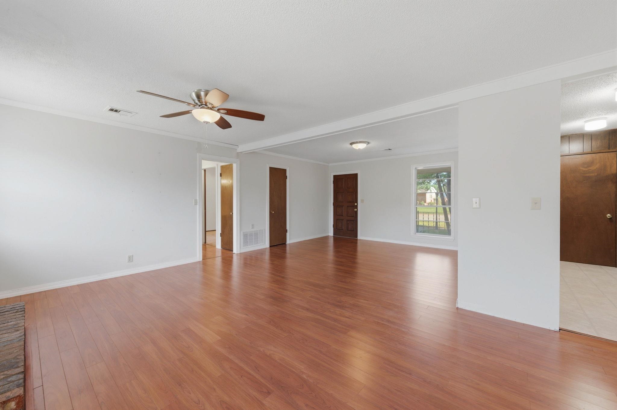 1214 Edgewood Wellington KS 67152
