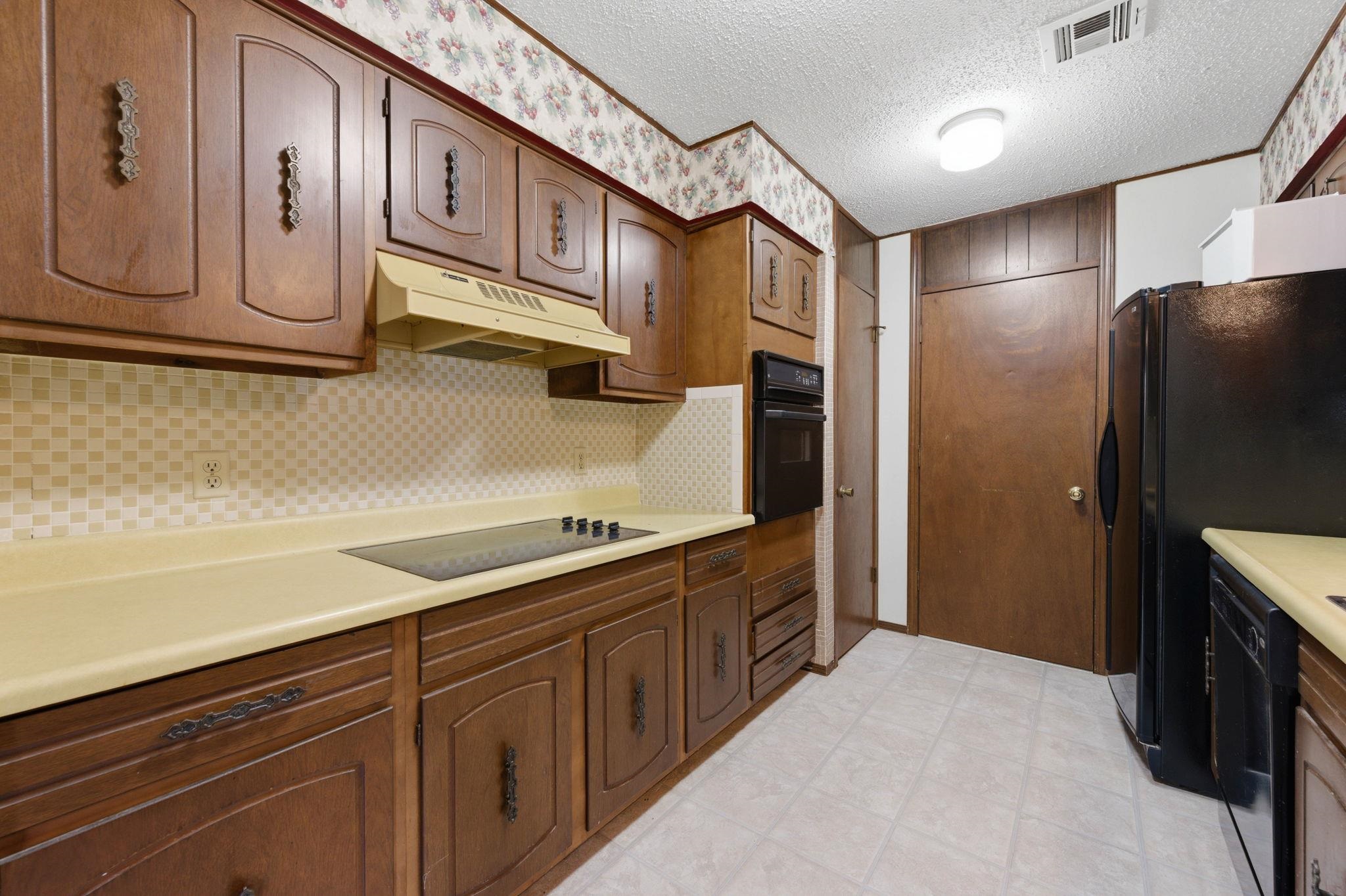 1214 Edgewood Wellington KS 67152