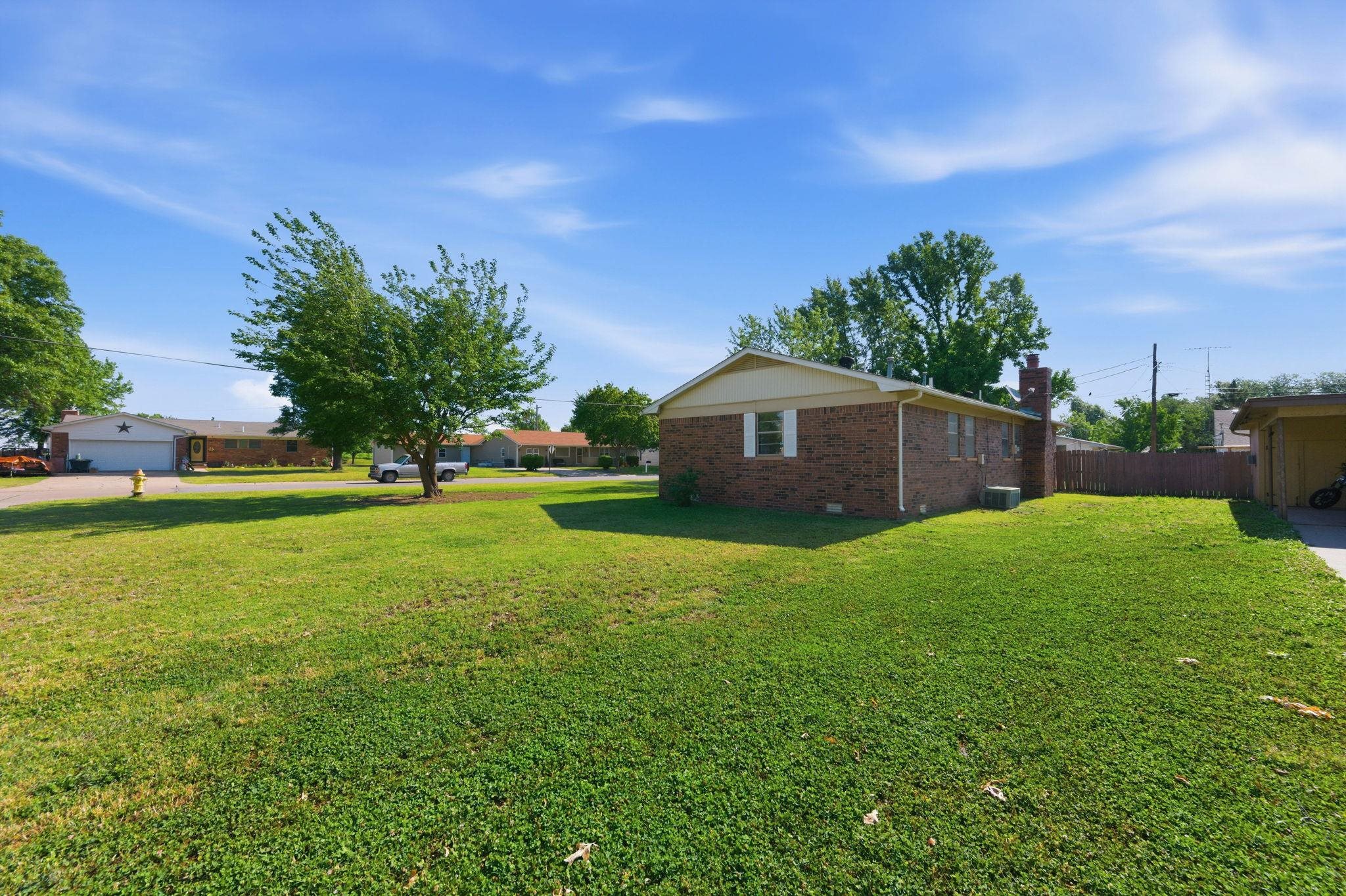 1214 Edgewood Wellington KS 67152