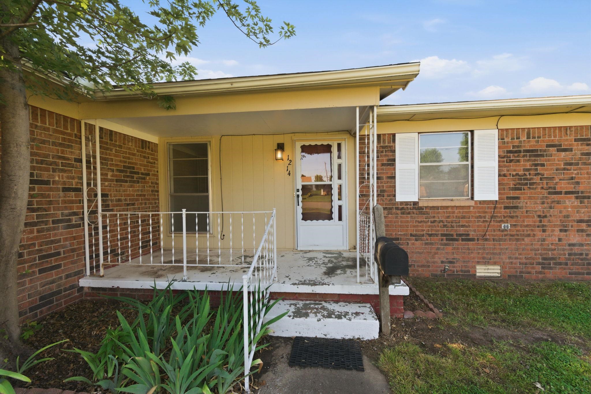 1214 Edgewood Wellington KS 67152