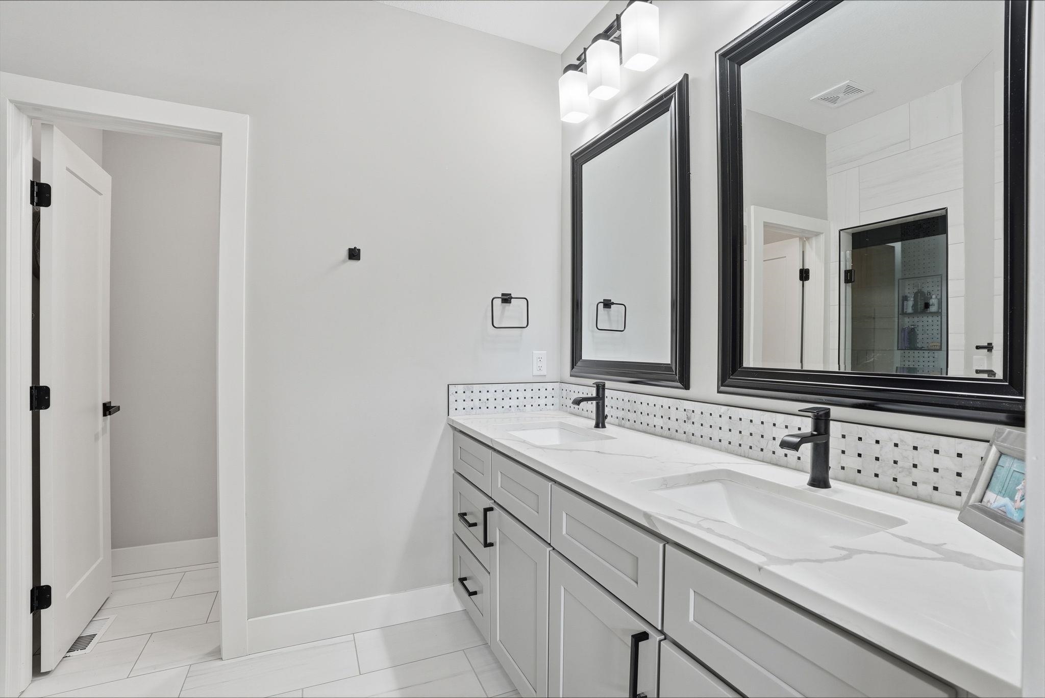5184 N Brookstone Bel Aire KS 67226