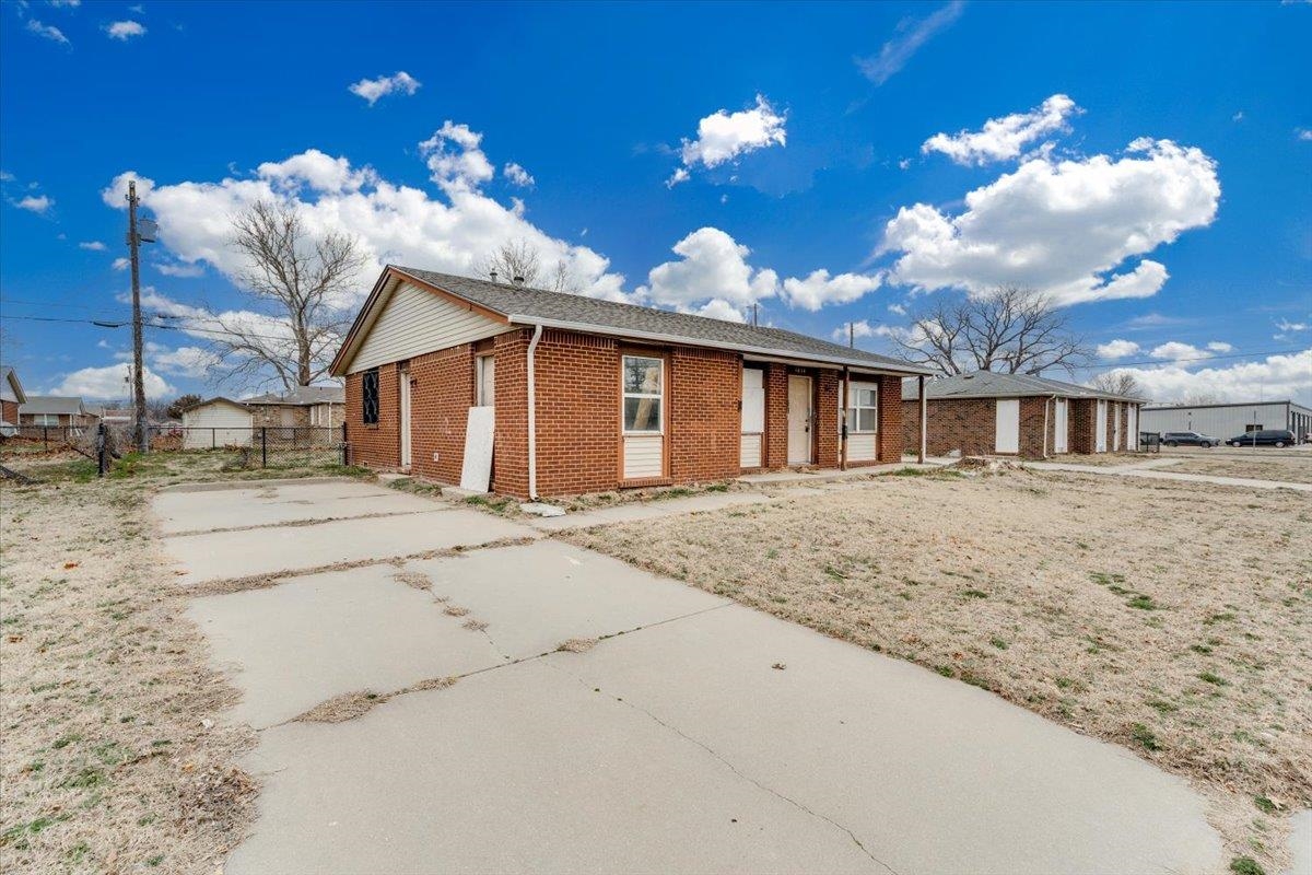 1614 E Del Mar Street Wichita KS 67216