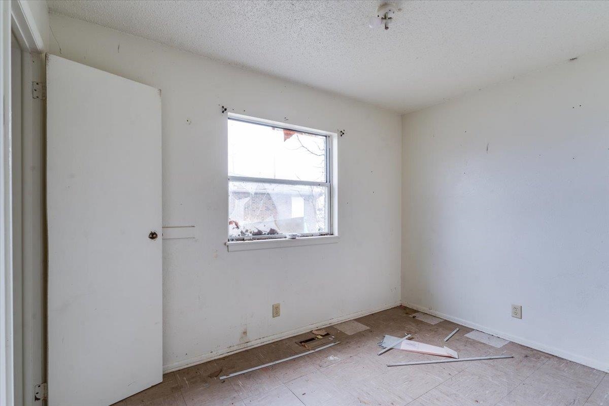 1614 E Del Mar Street Wichita KS 67216