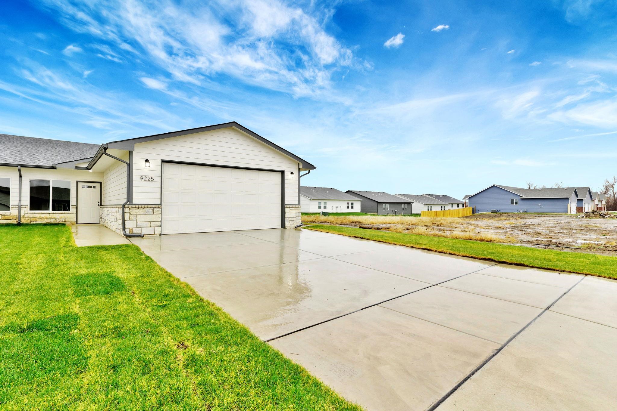 9227 E Fox Pointe Court Bel Aire KS 67226