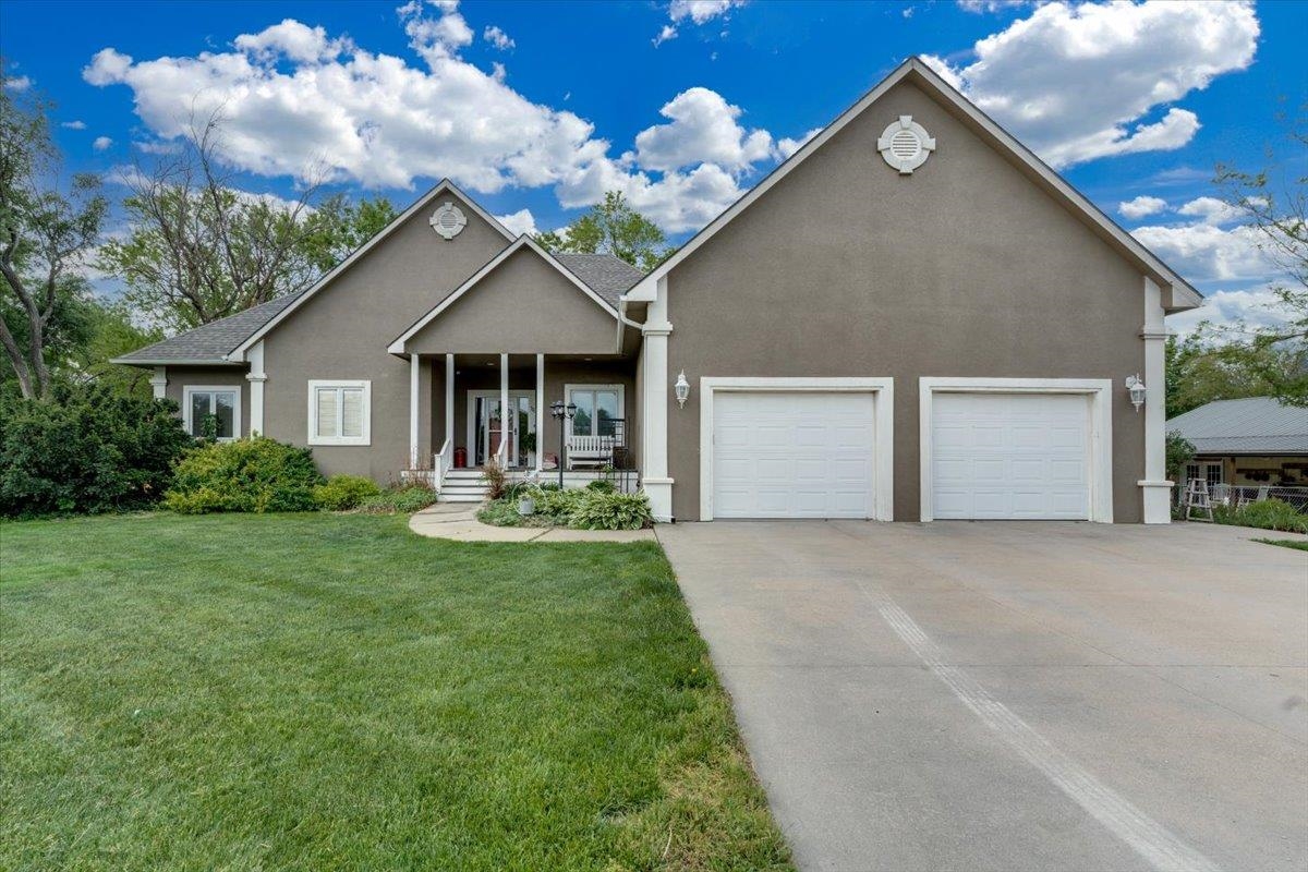 521 E Whispering Meadows Potwin KS 67123-9503