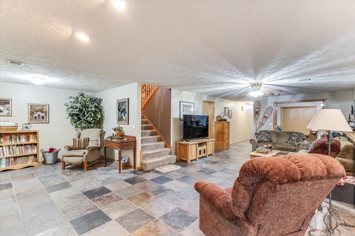 521 E Whispering Meadows Potwin KS 67123-9503