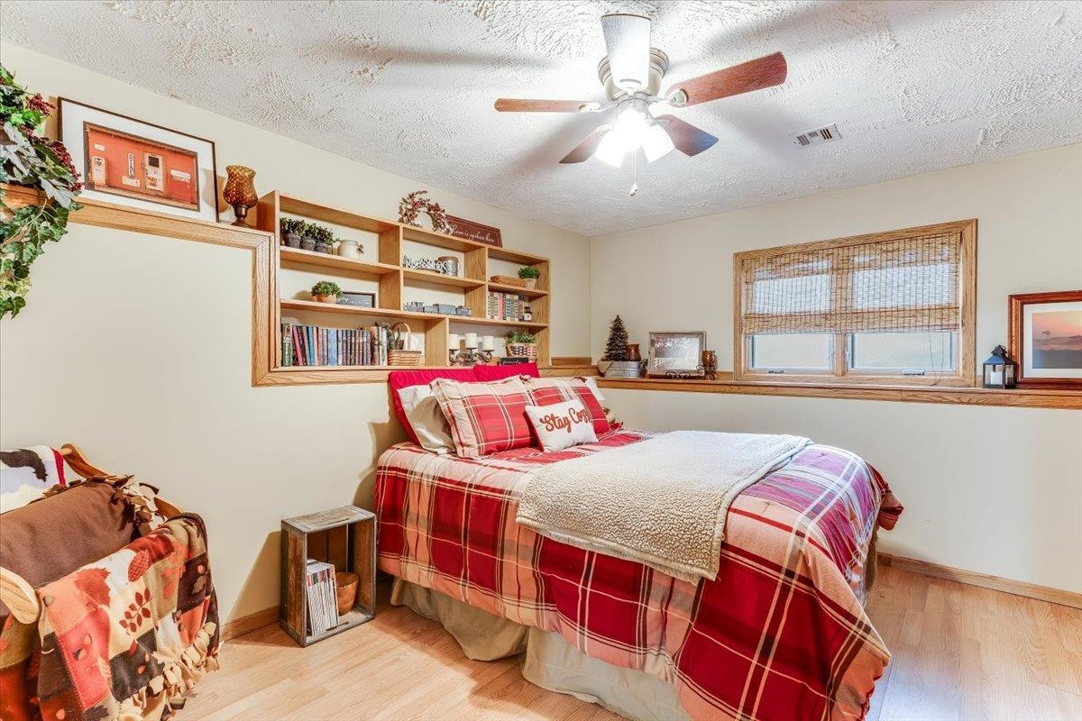 521 E Whispering Meadows Potwin KS 67123-9503