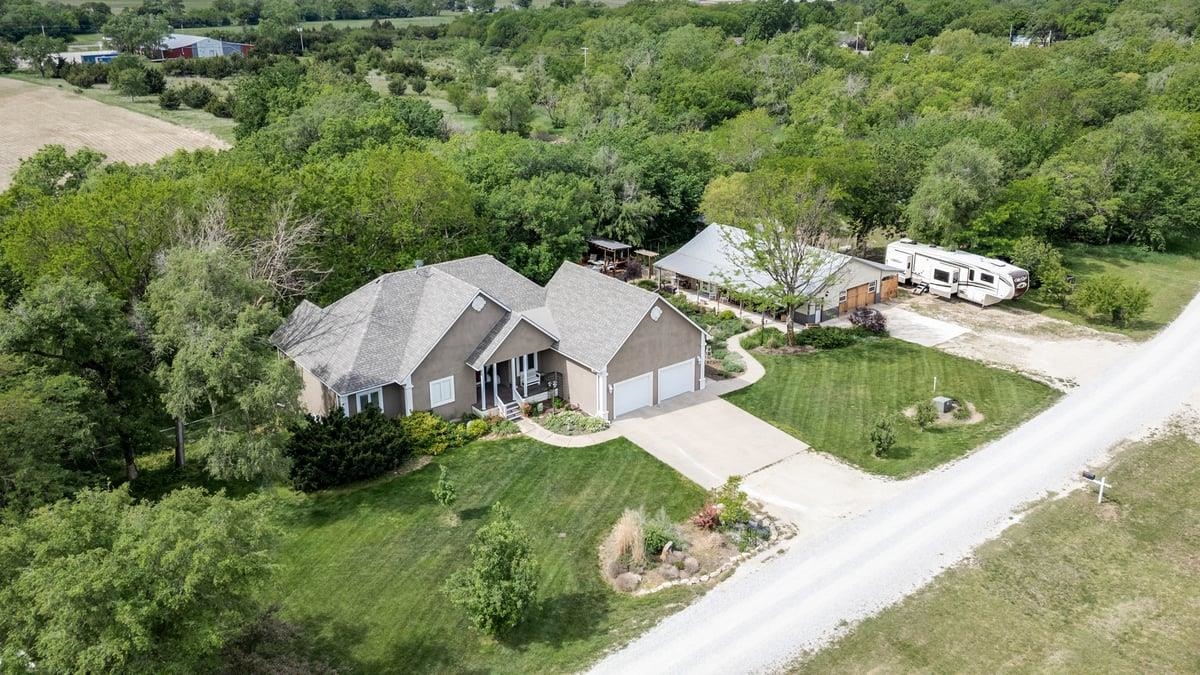 521 E Whispering Meadows Potwin KS 67123-9503