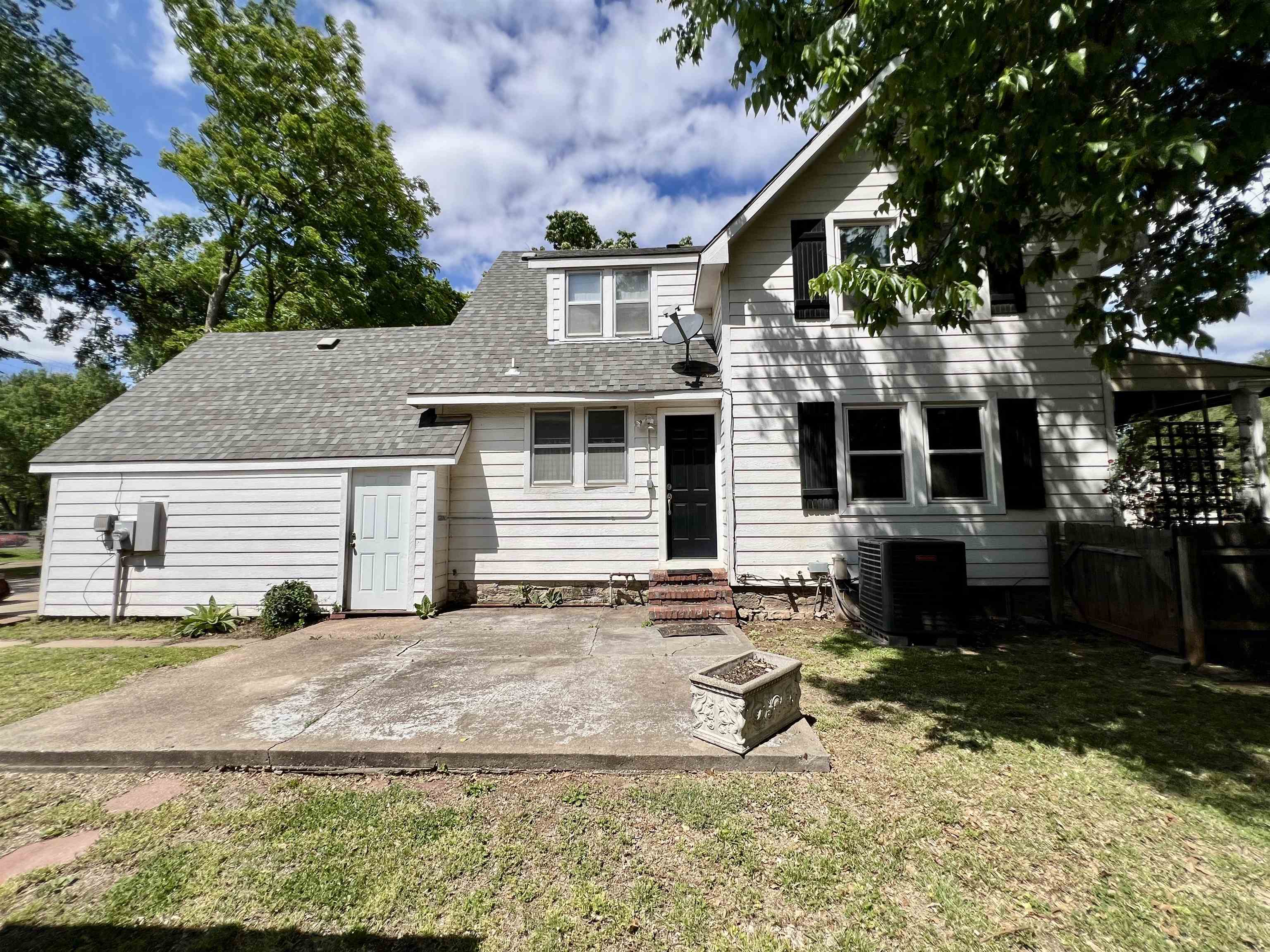 1103 Mansfield Winfield KS 67156