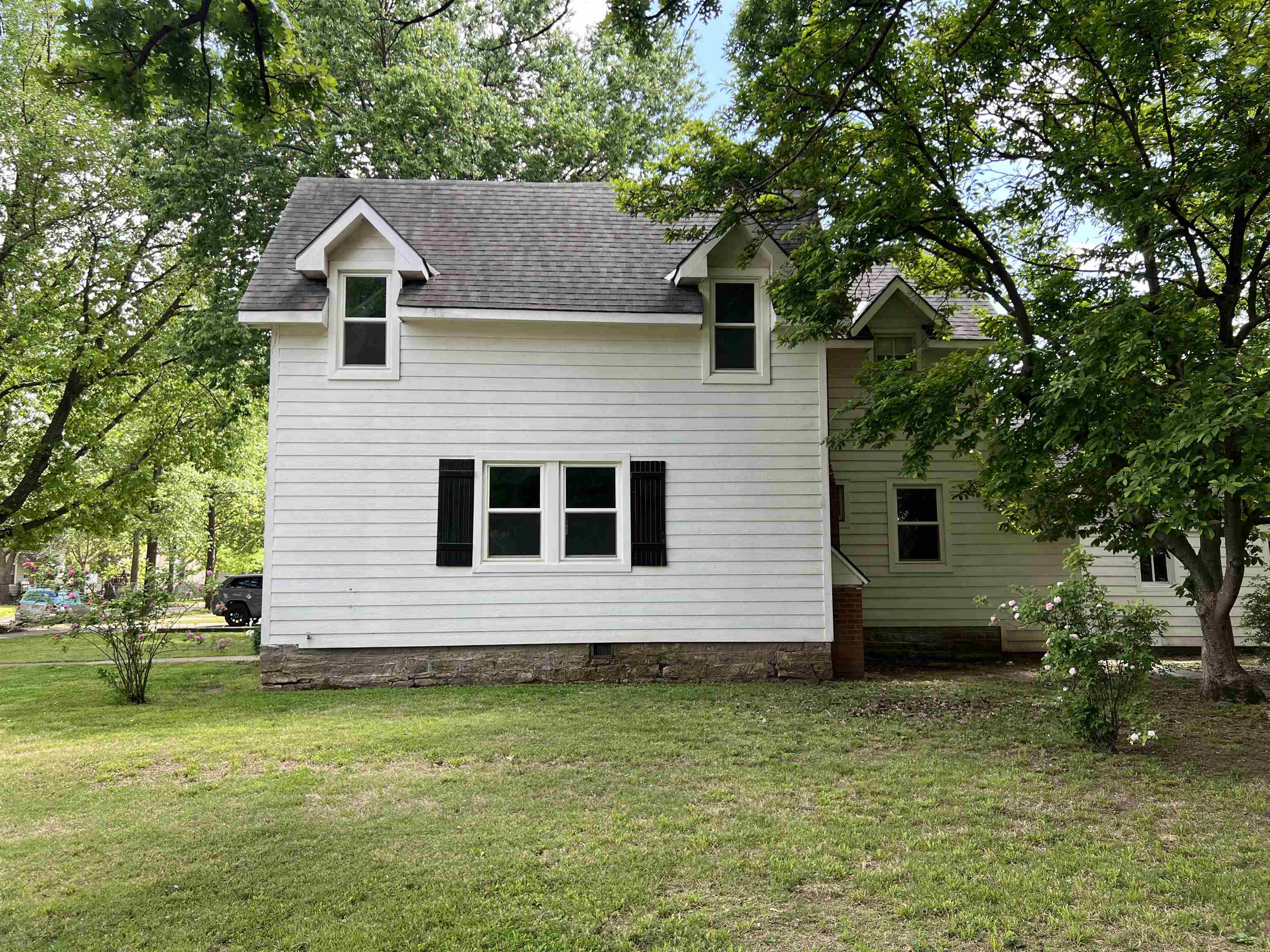 1103 Mansfield Winfield KS 67156