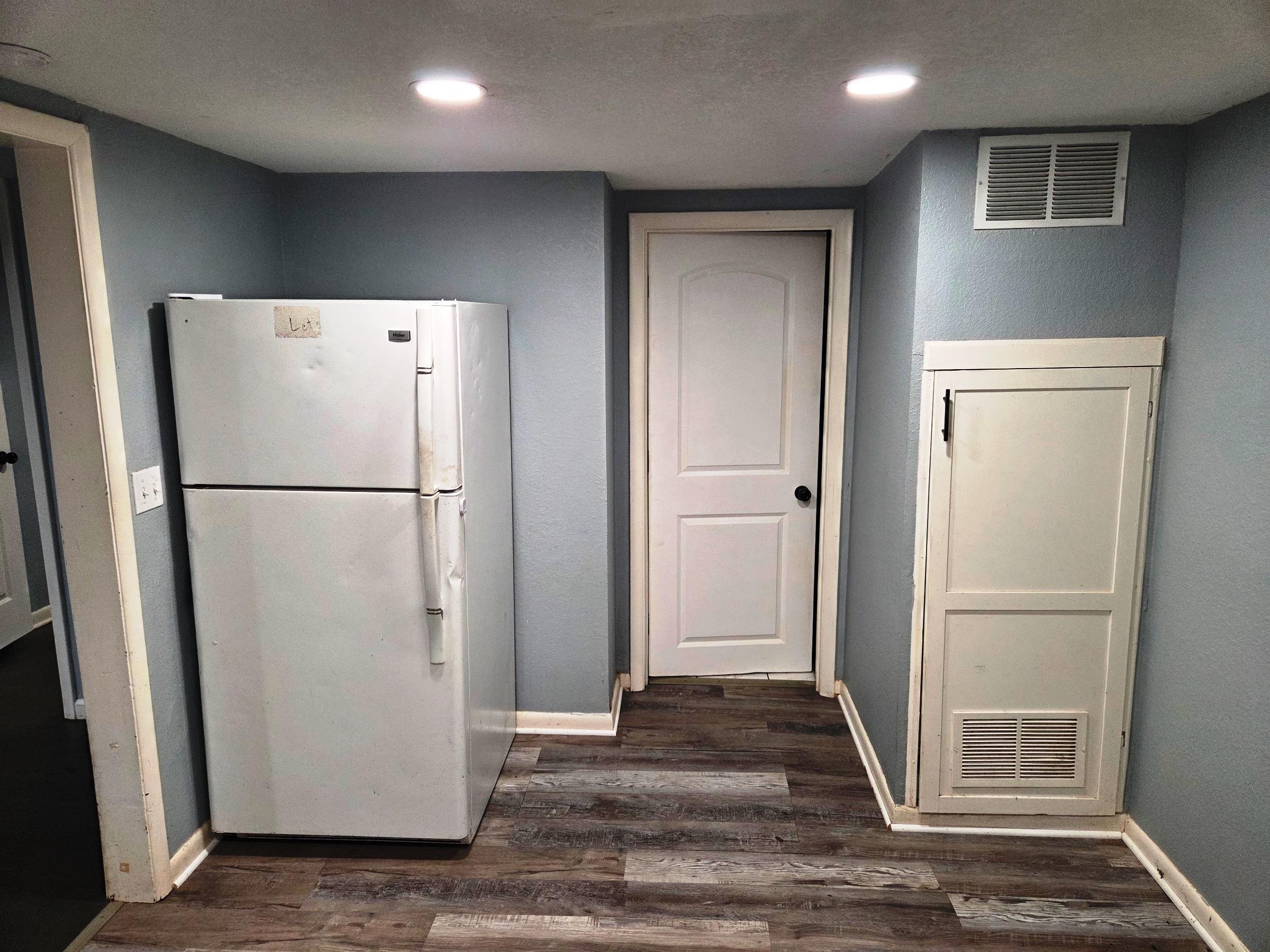 918 S Sedgwick Wichita KS 67213