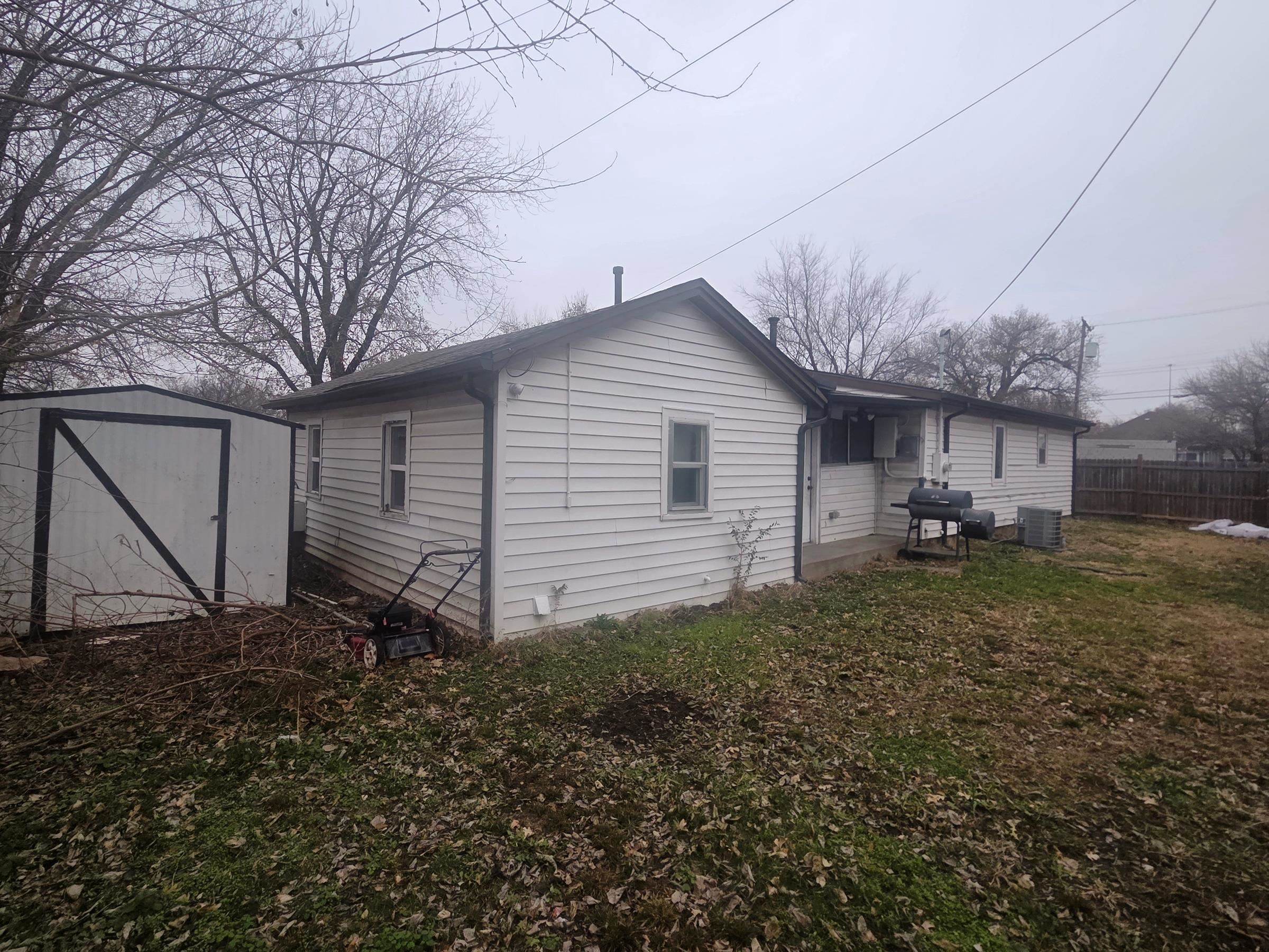 918 S Sedgwick Wichita KS 67213