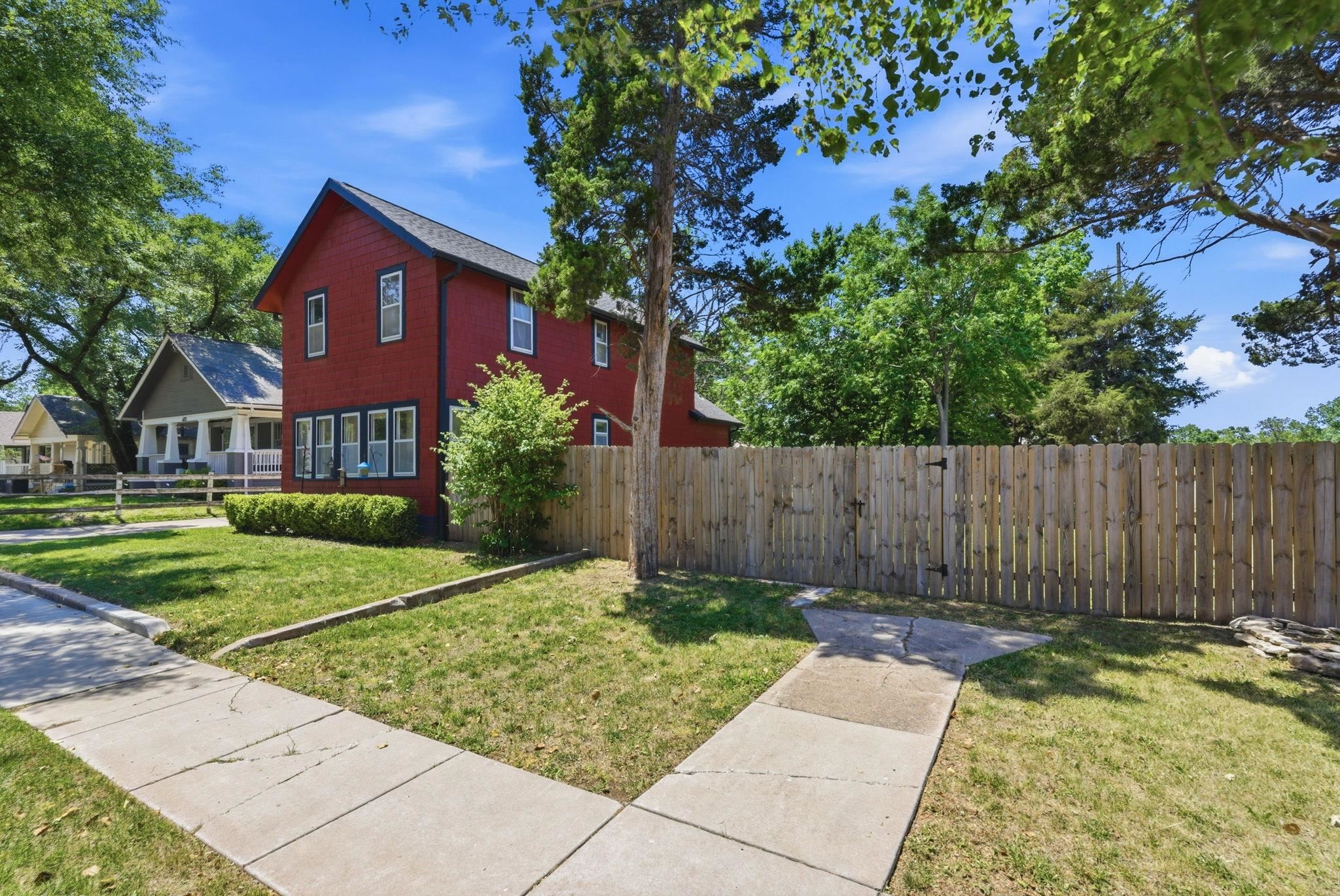 627 N Topeka Avenue El Dorado KS 67042