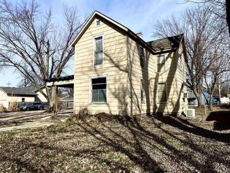702 E 12th Avenue Winfield KS 67156