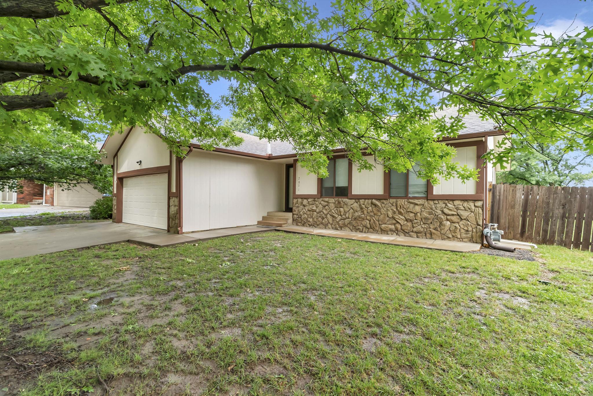 2031 N Burning Tree Derby KS 67037
