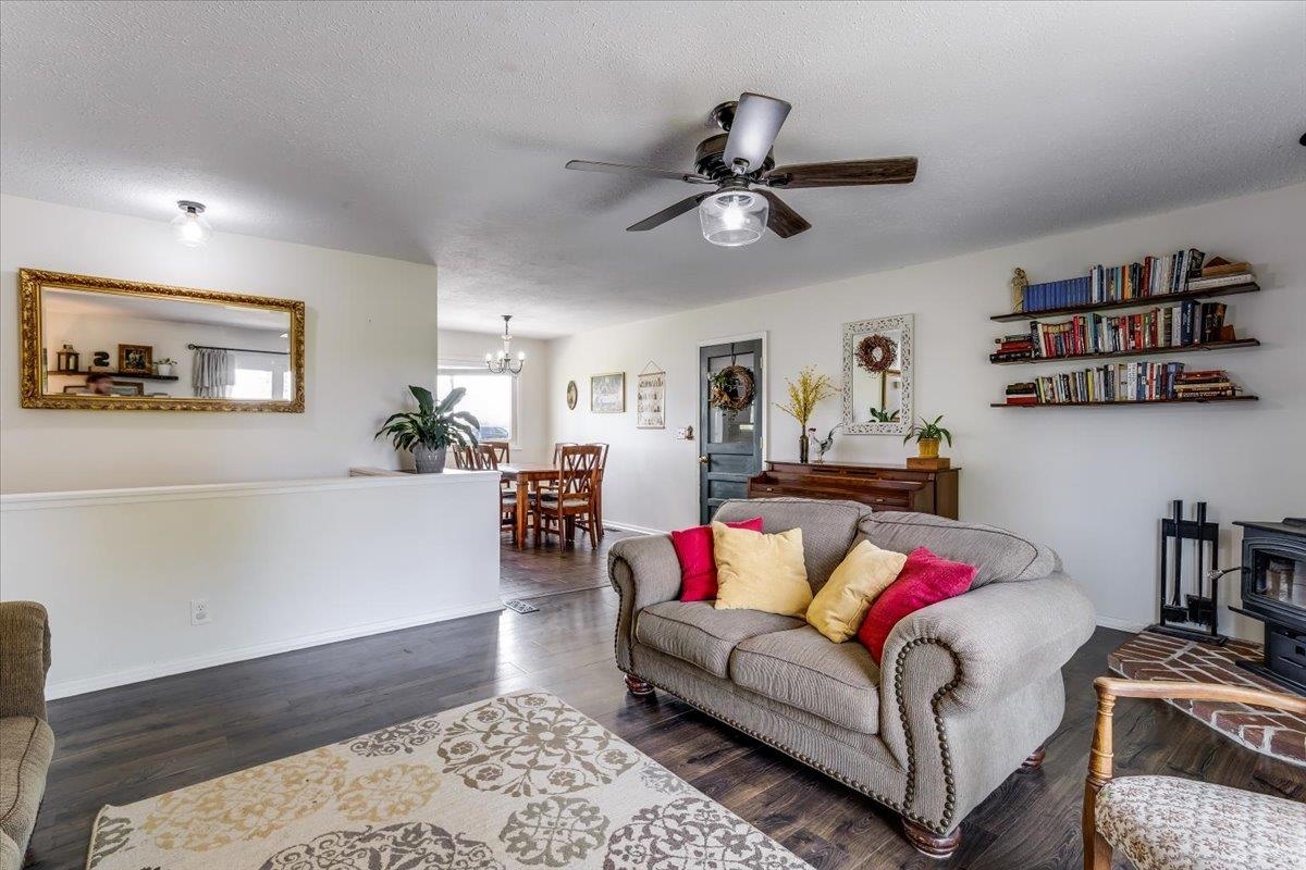 4610 NW County Line Benton KS 67017