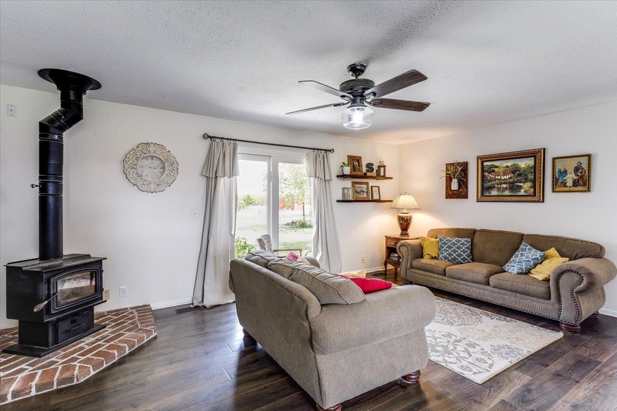 4610 NW County Line Benton KS 67017