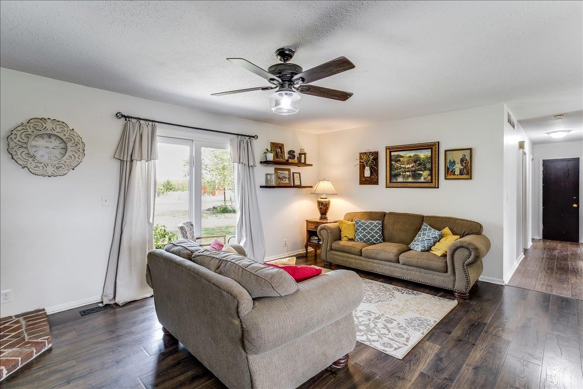 4610 NW County Line Benton KS 67017