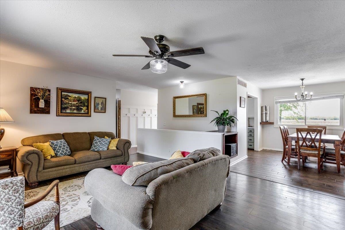 4610 NW County Line Benton KS 67017