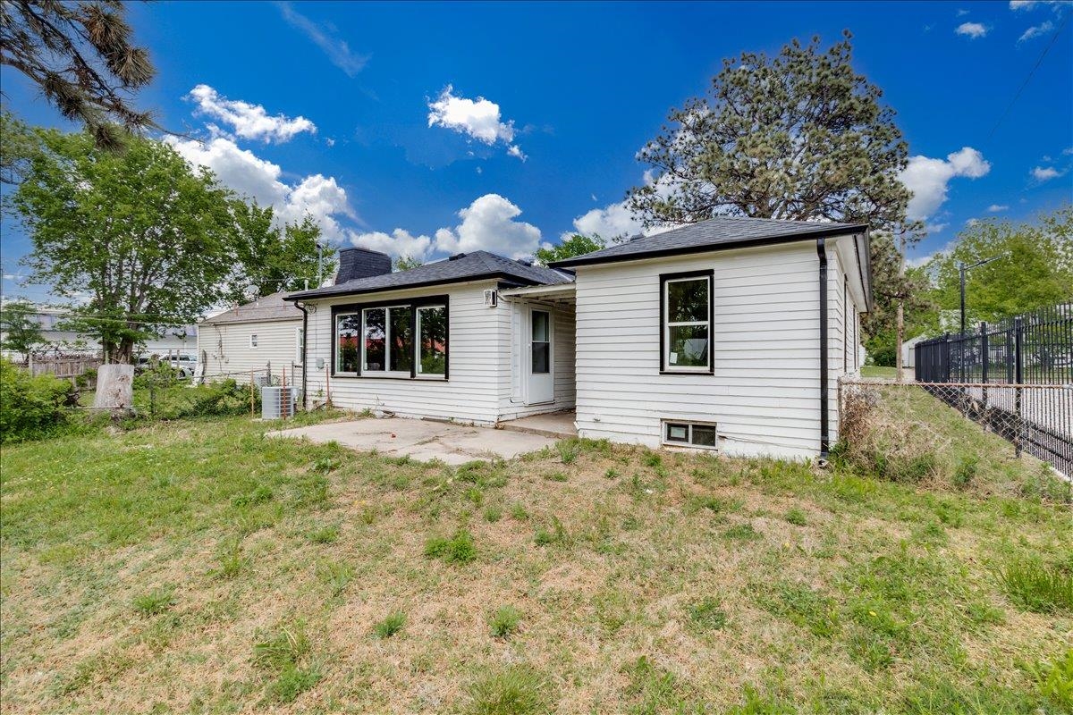 1333 N Dellrose Avenue Wichita KS 67208