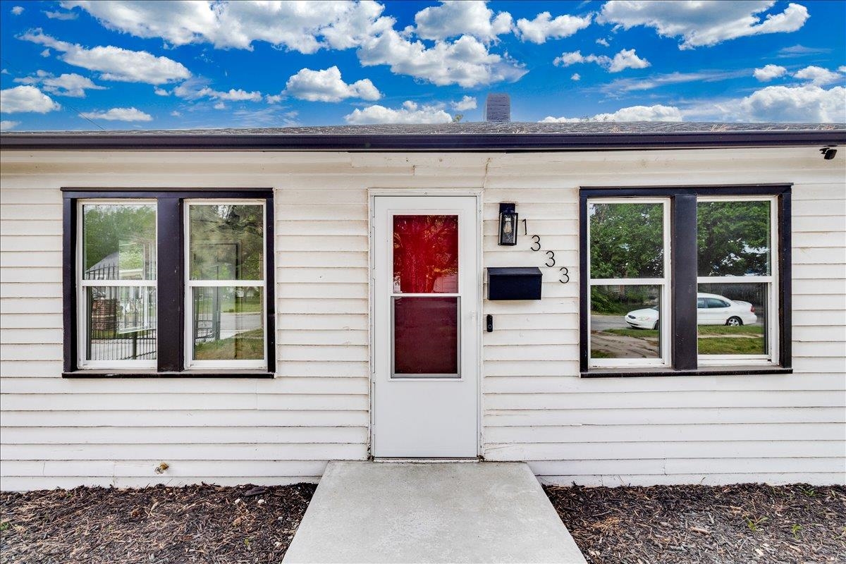 1333 N Dellrose Avenue Wichita KS 67208