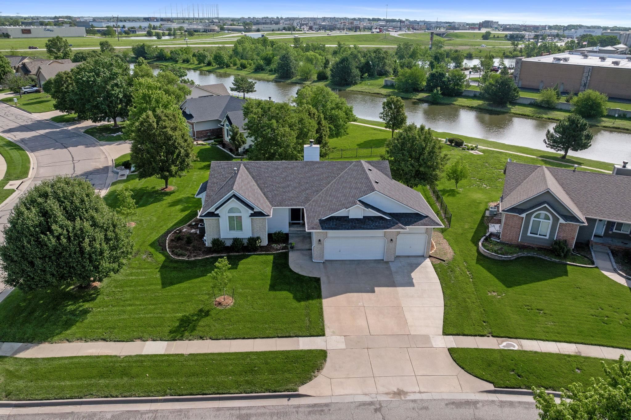 2410 N Regency Lakes Street Wichita KS 67226