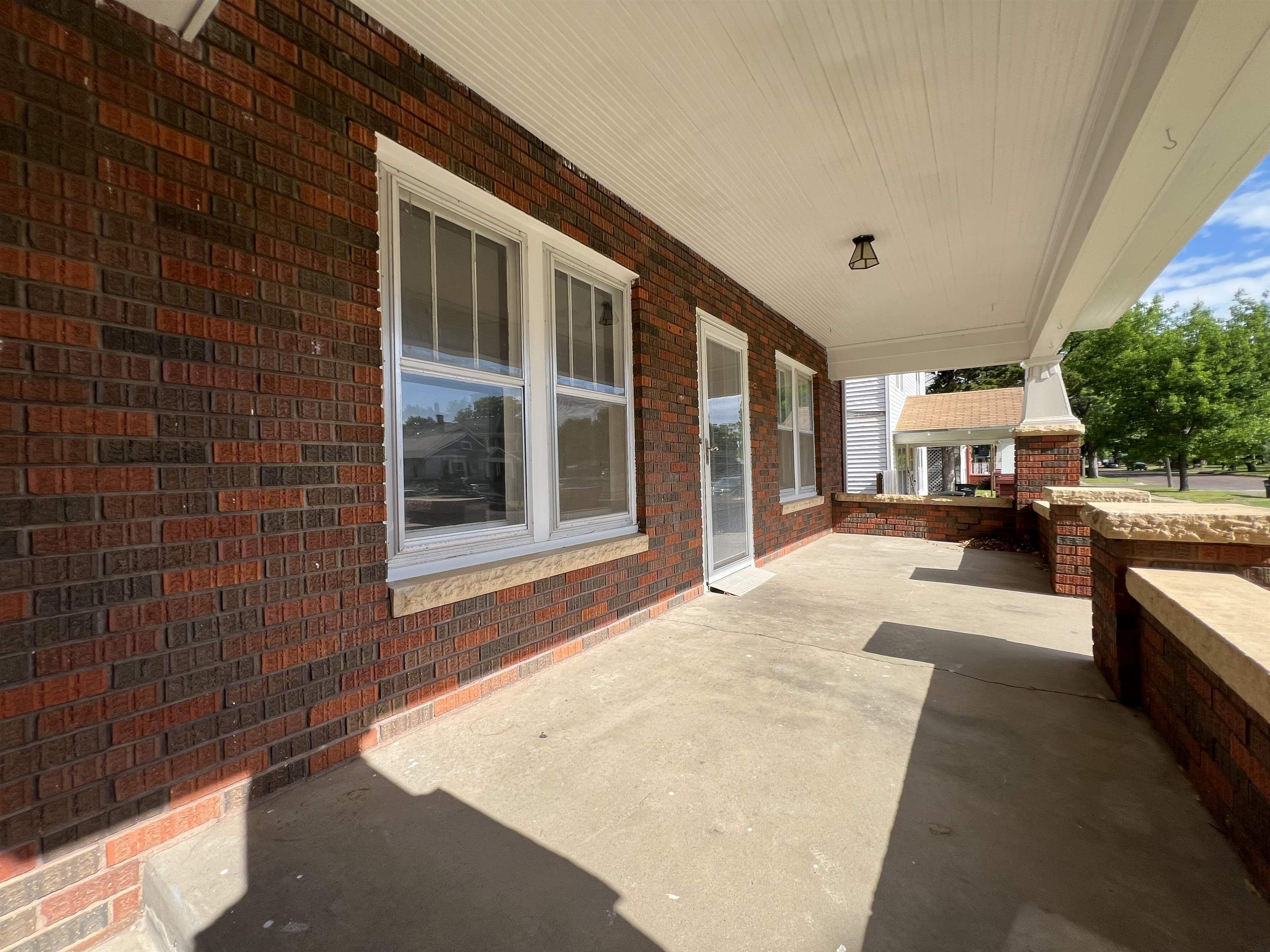 215 N 3rd Arkansas City KS 67005