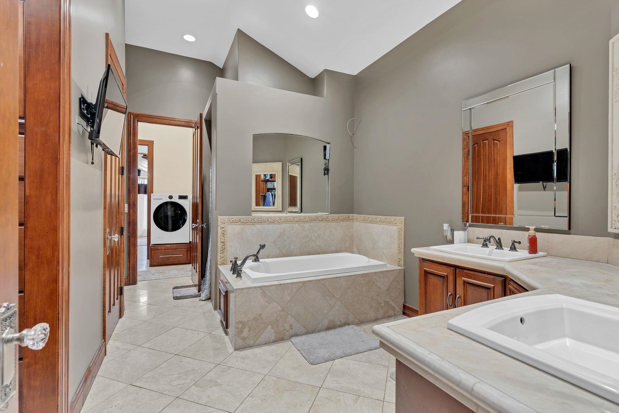2319 N Rough Creek Road Derby KS 67037-8456