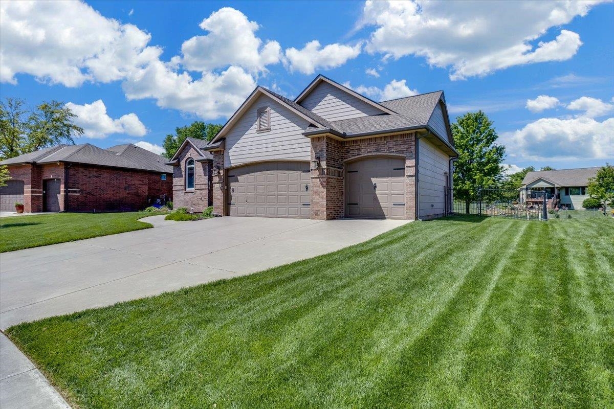 10022 W Westlakes Court Wichita KS 67205-5233
