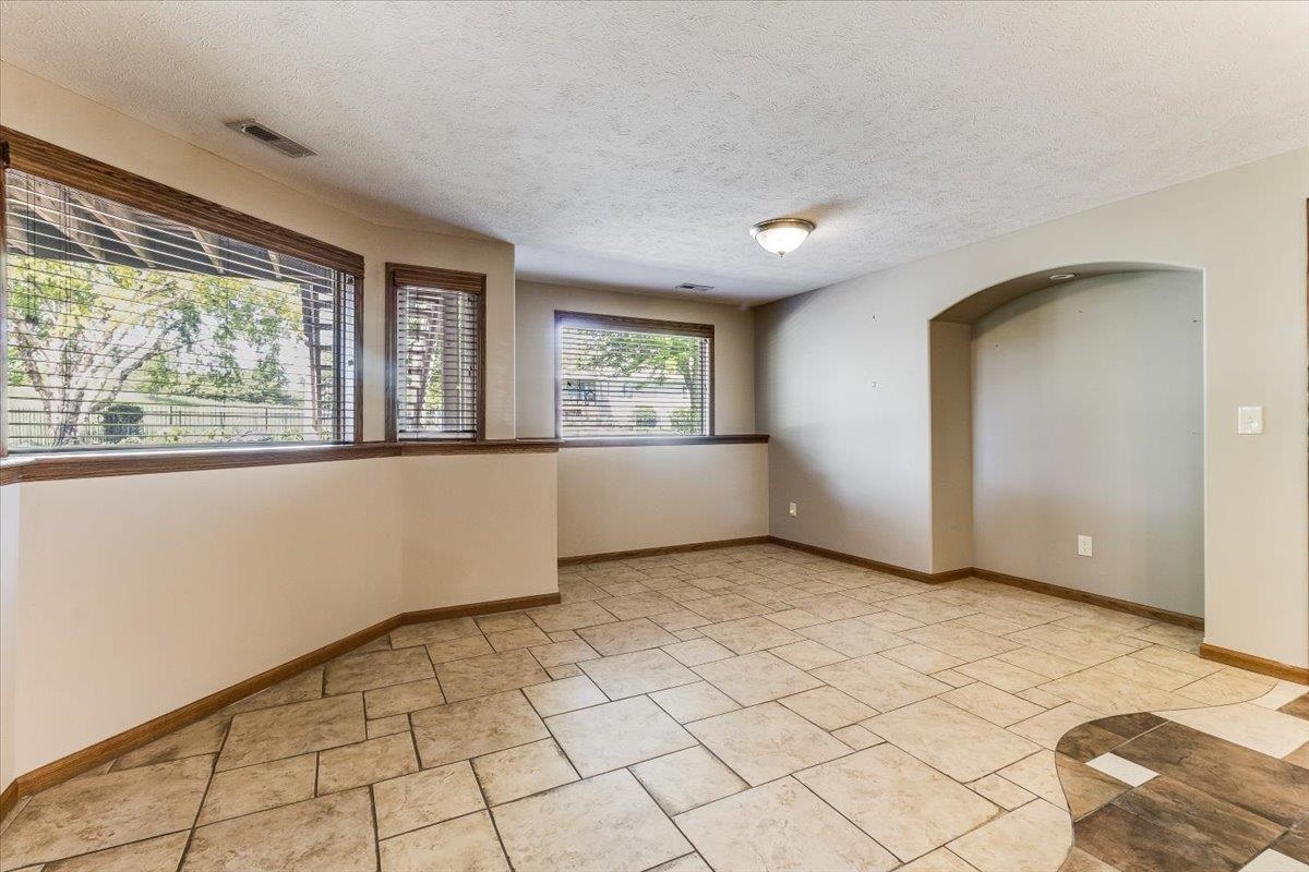 10022 W Westlakes Court Wichita KS 67205-5233