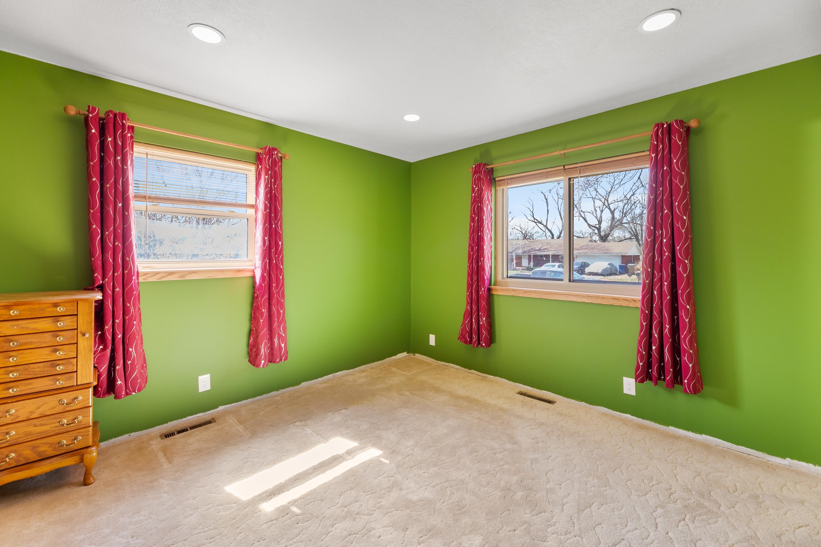 320 S 1st Avenue Clearwater KS 67026