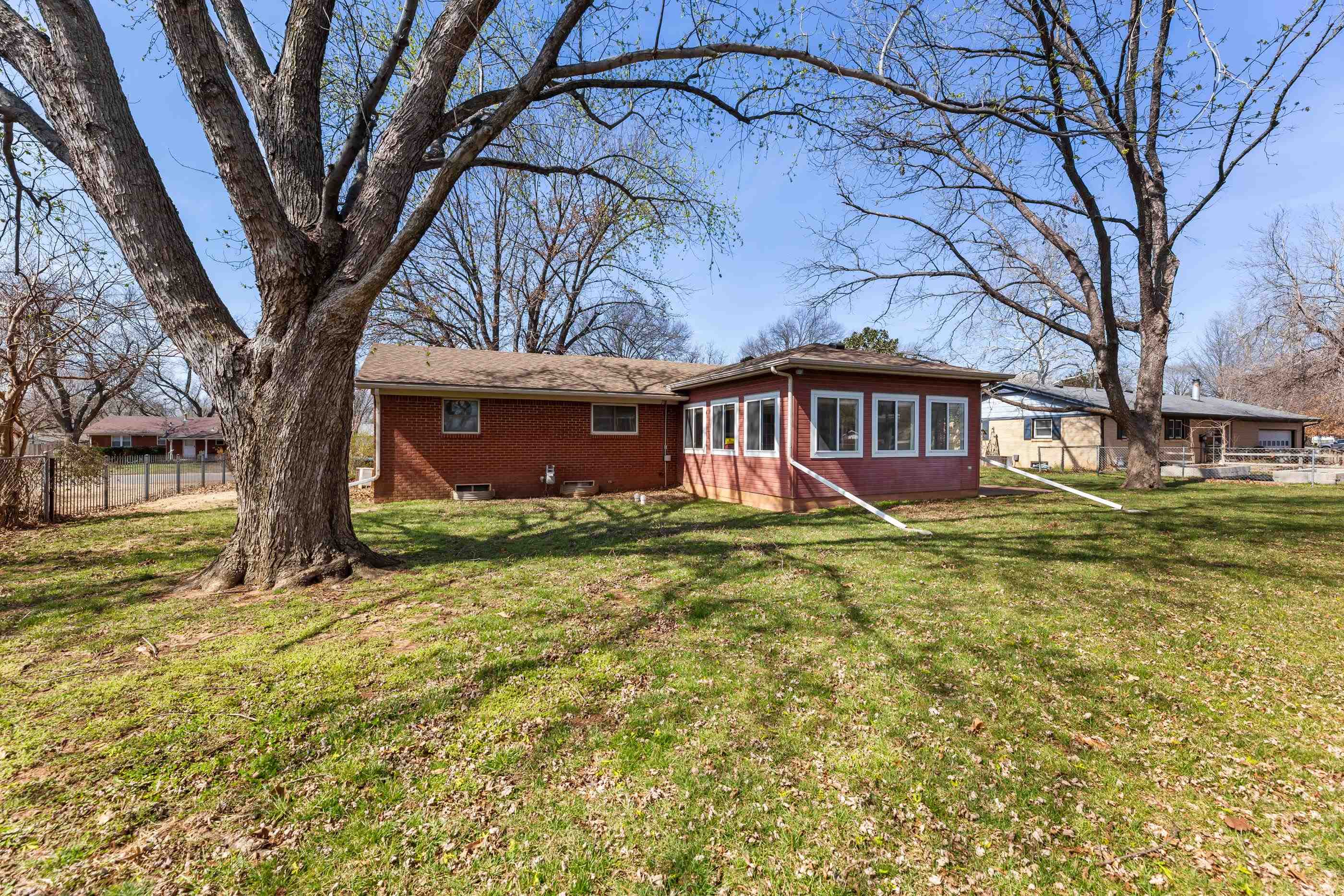 320 S 1st Avenue Clearwater KS 67026