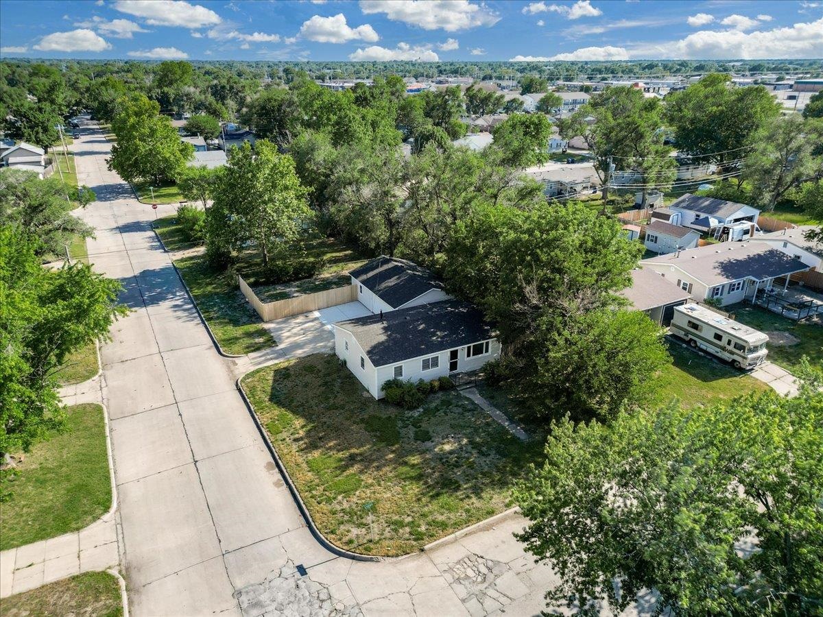 2203 W Lotus Wichita KS 67213