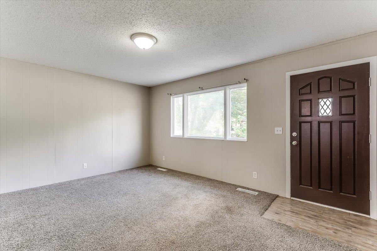 2203 W Lotus Wichita KS 67213