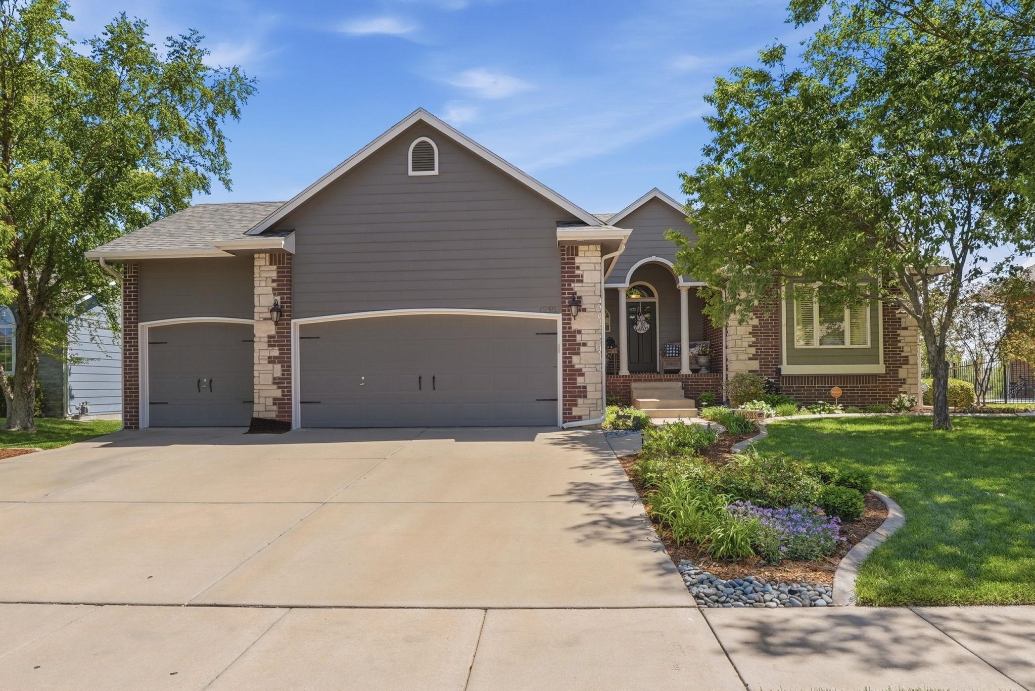 1230 S Threewood Wichita KS 67235